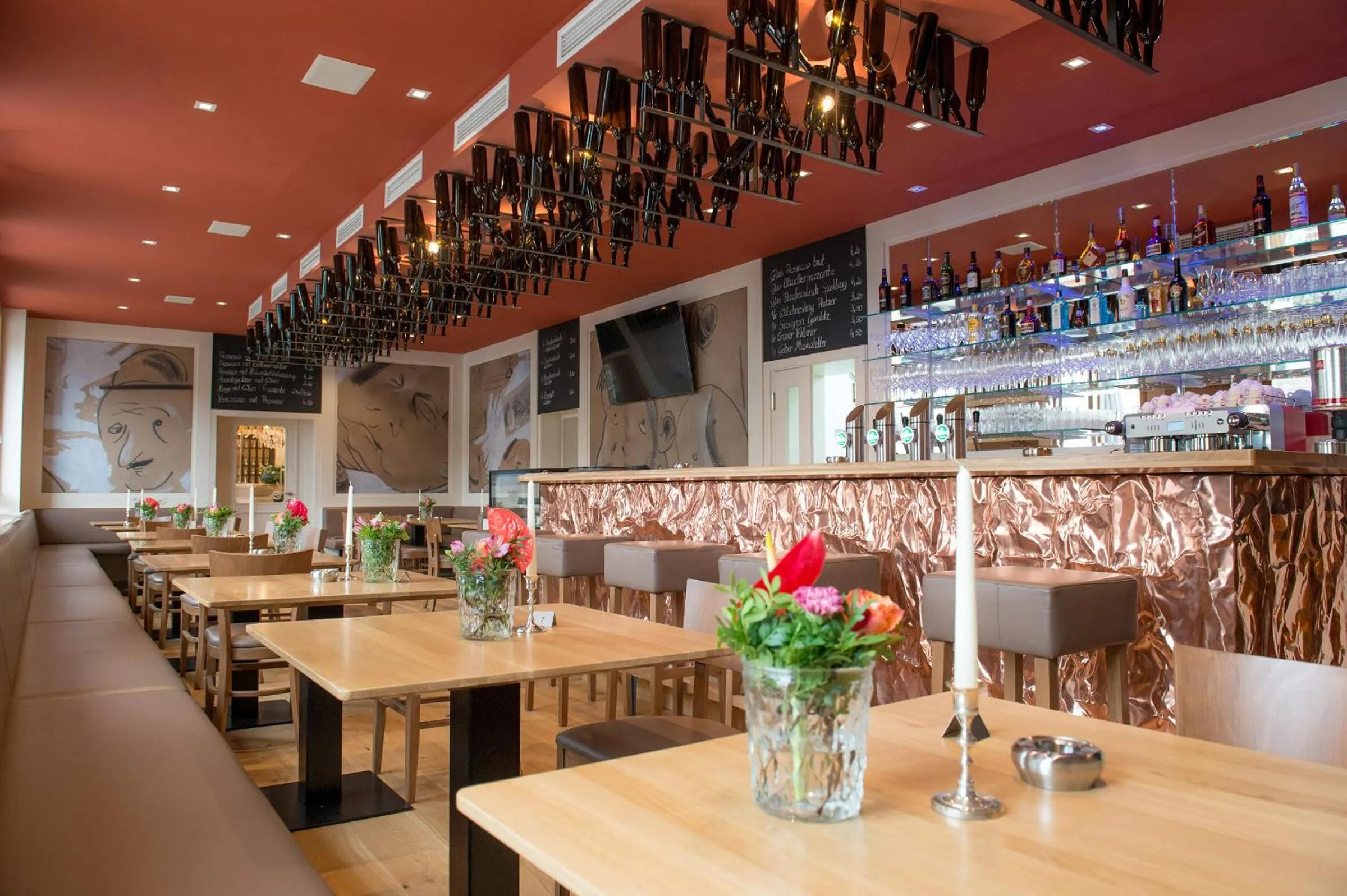 Restaurant/places to eat in Hotel Raffel