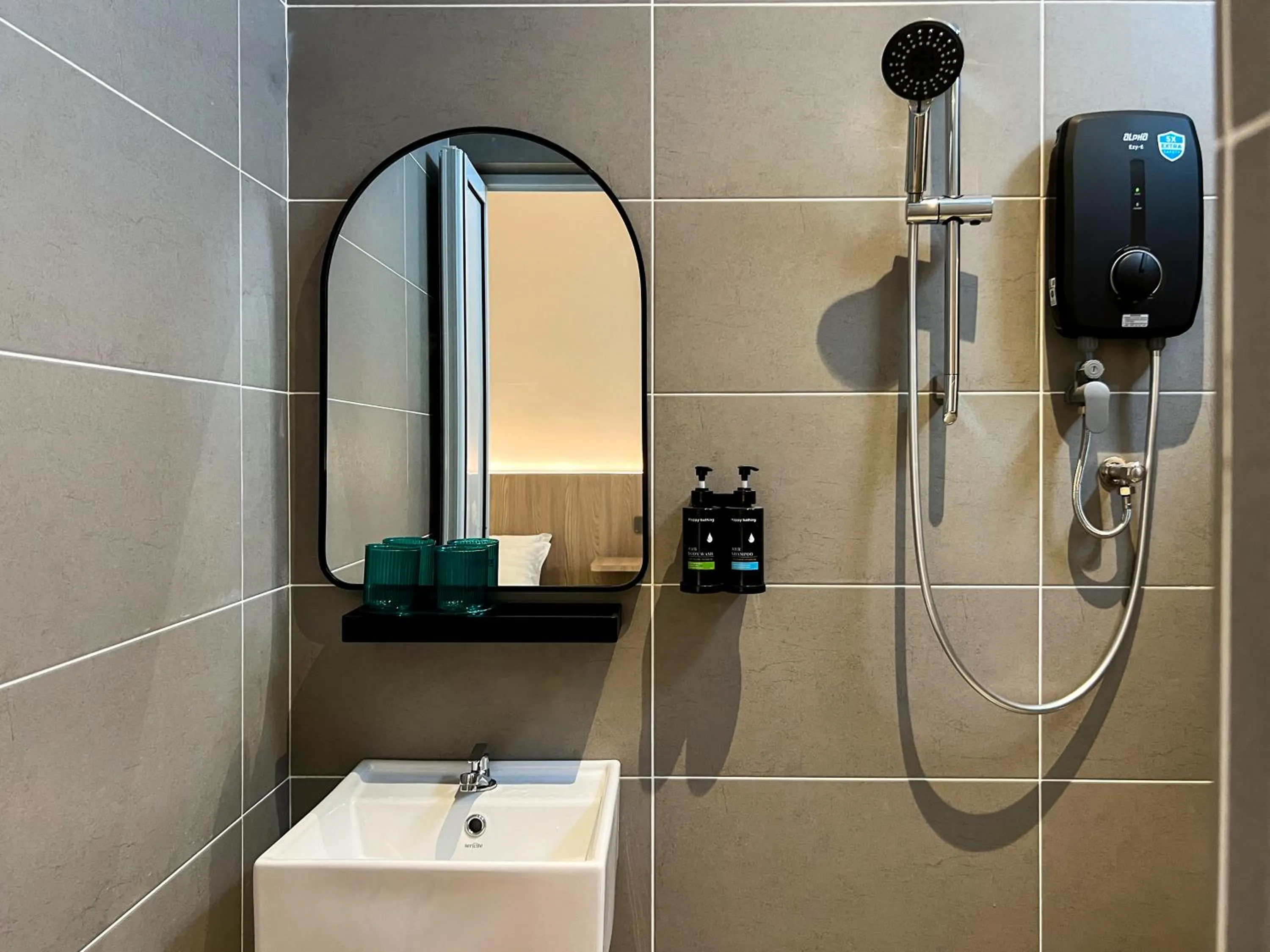 Shower in La Vie Hotel Juru