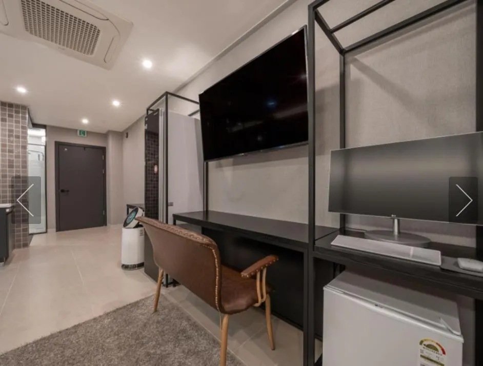 TV and multimedia in Dongdaemun Saturn Hotel