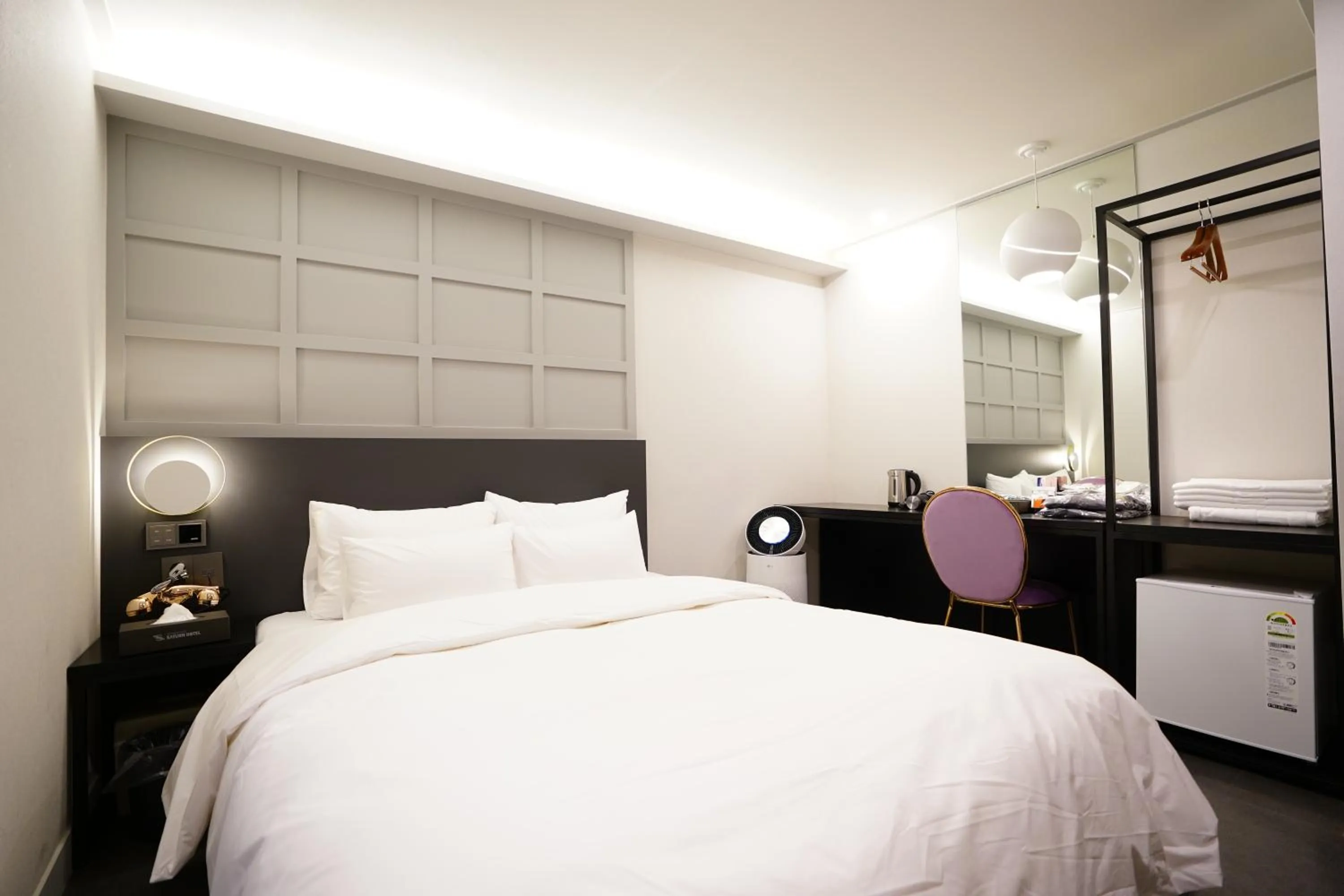 Bedroom, Bed in Dongdaemun Saturn Hotel