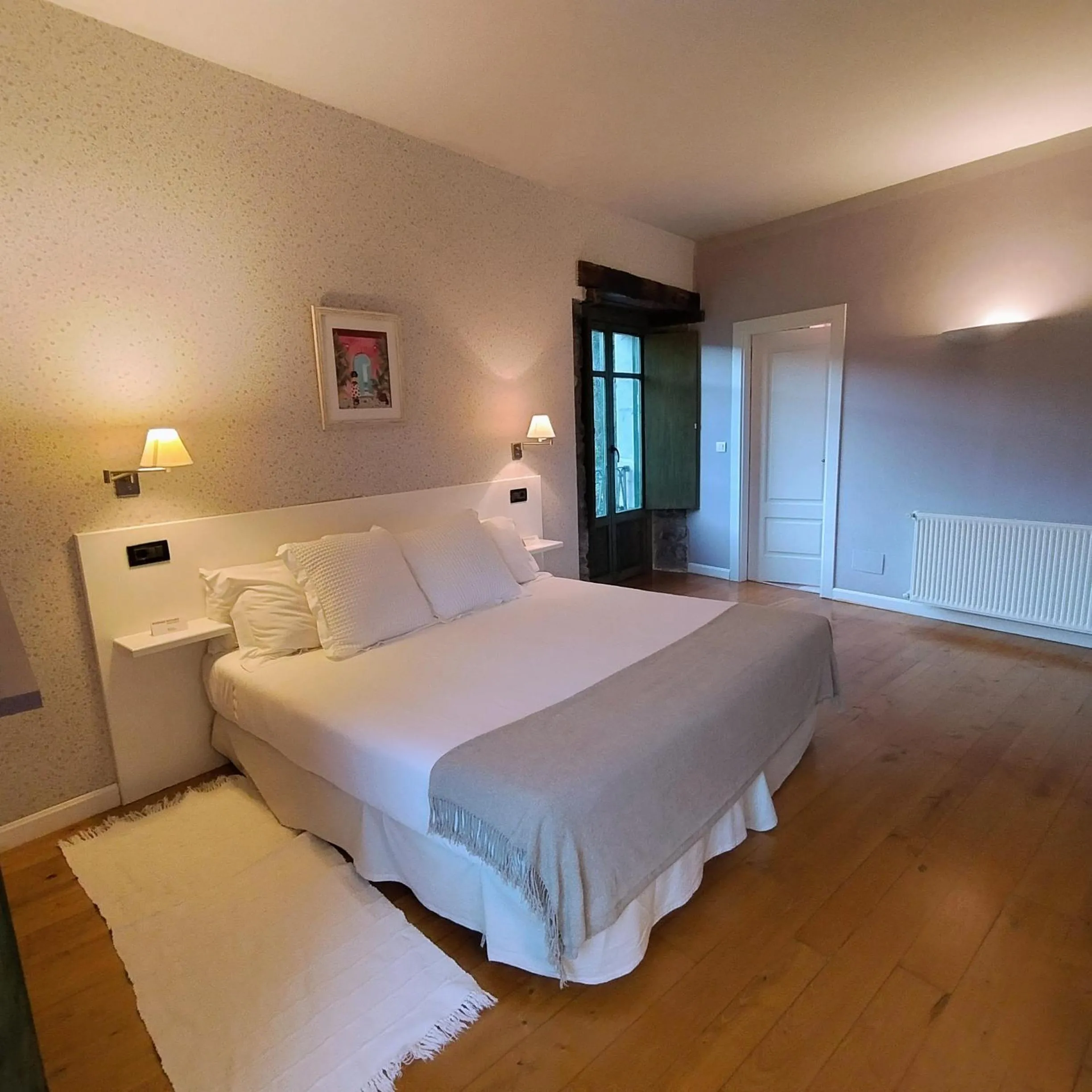 Photo of the whole room, Bed in Hotel Boutique Villa de Palacios - Palacio de Aras