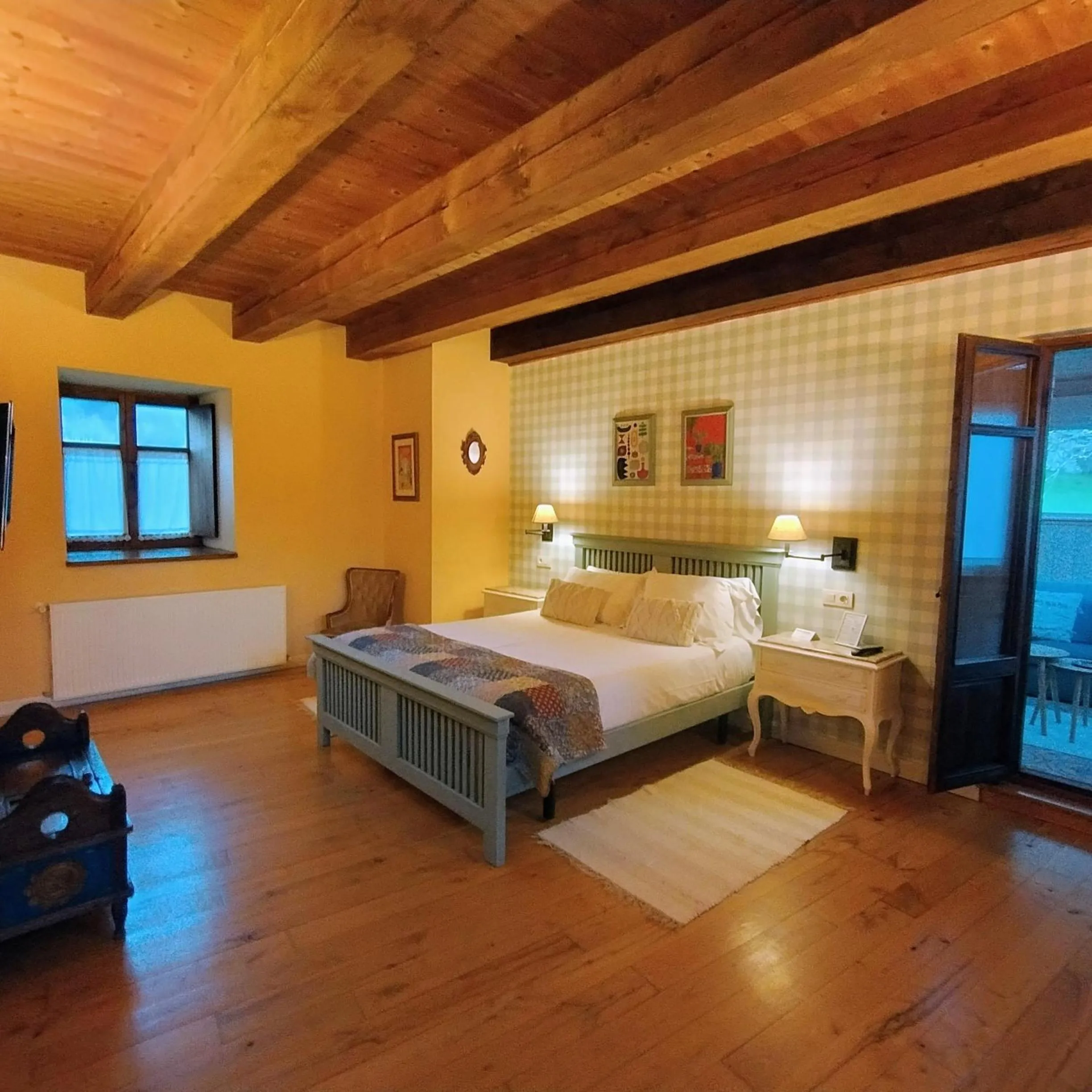 Photo of the whole room, Bed in Hotel Boutique Villa de Palacios - Palacio de Aras