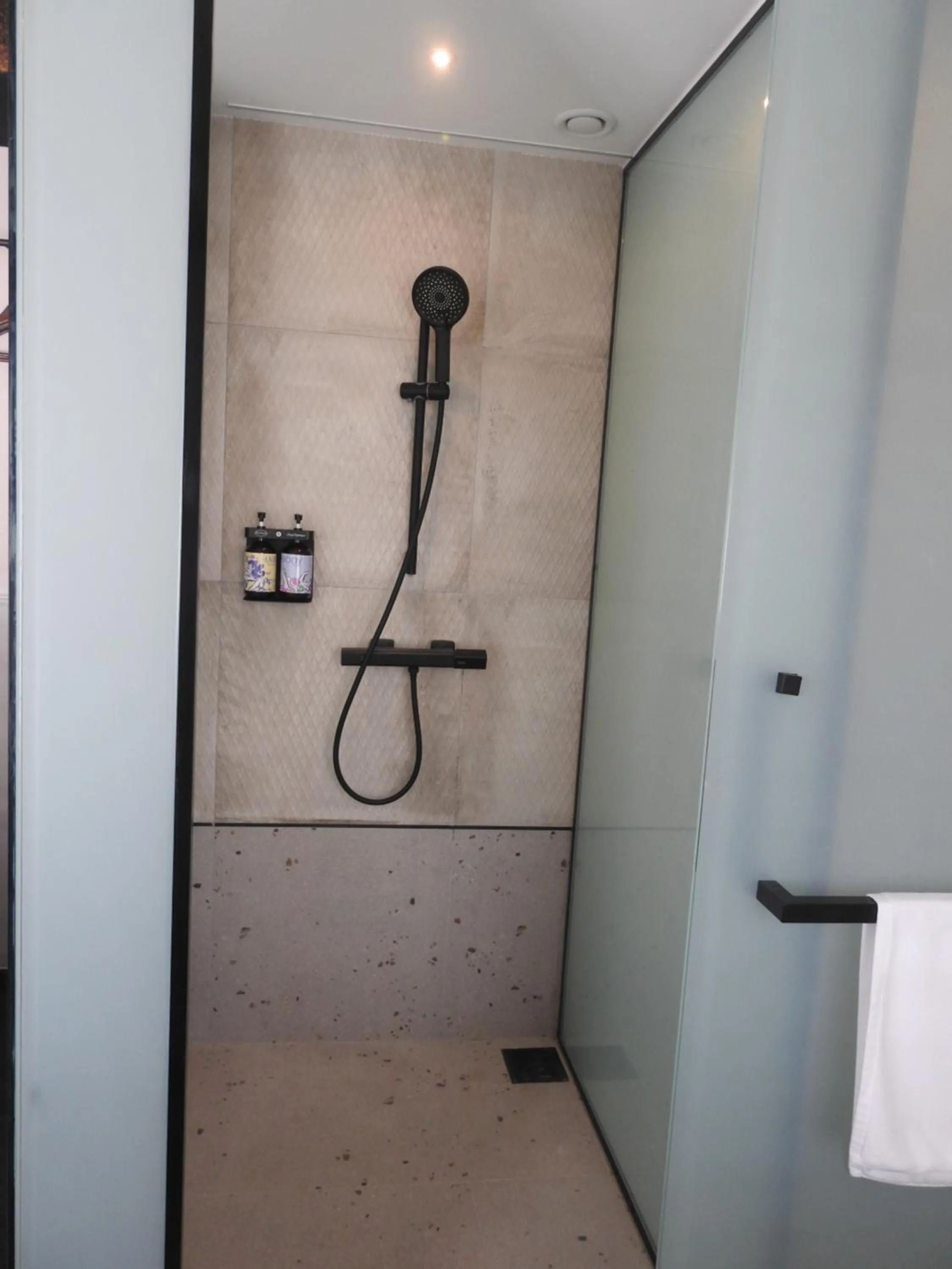 Shower in B Hotel Kuala Lumpur