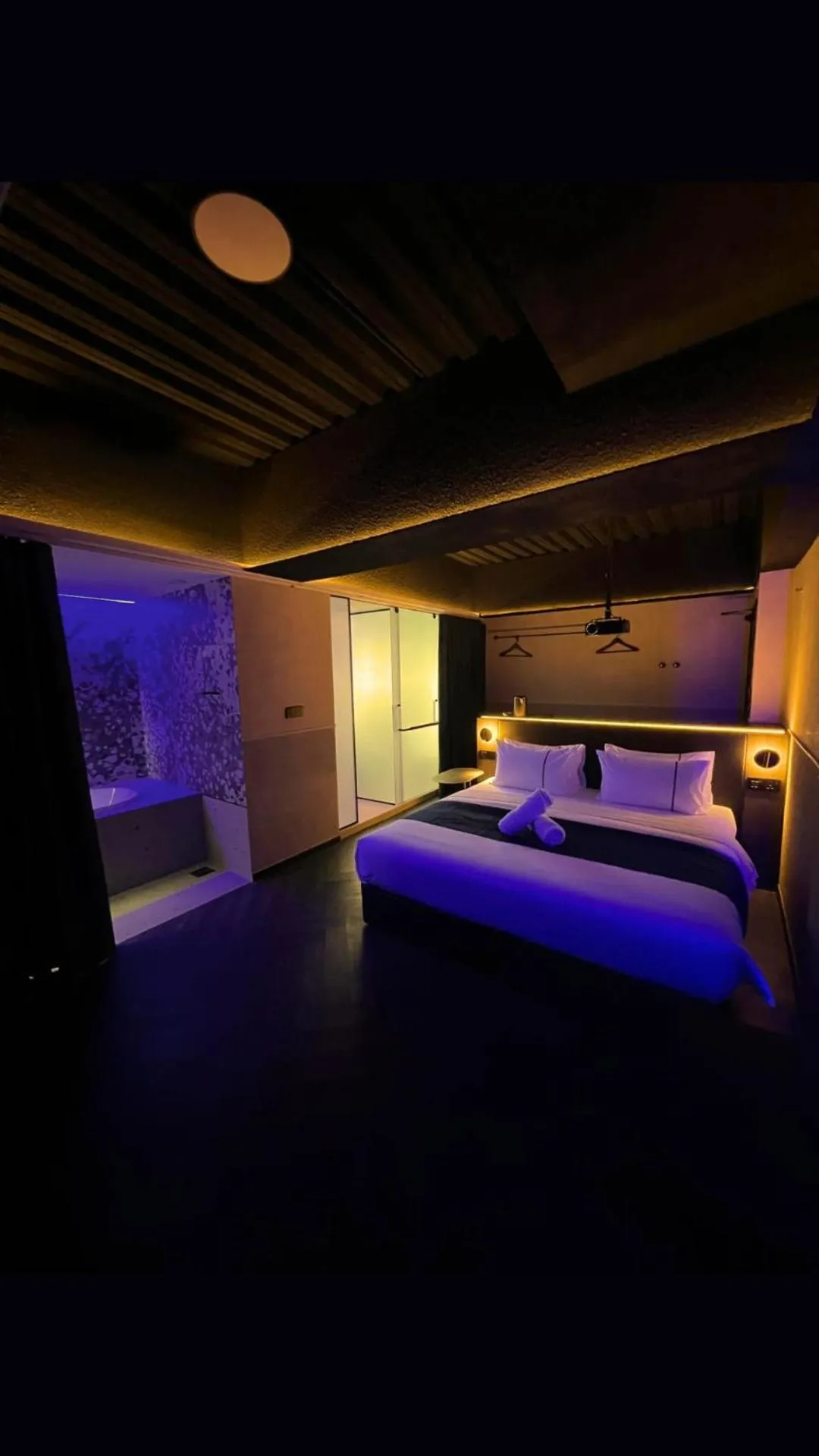 Bed in B Hotel Kuala Lumpur