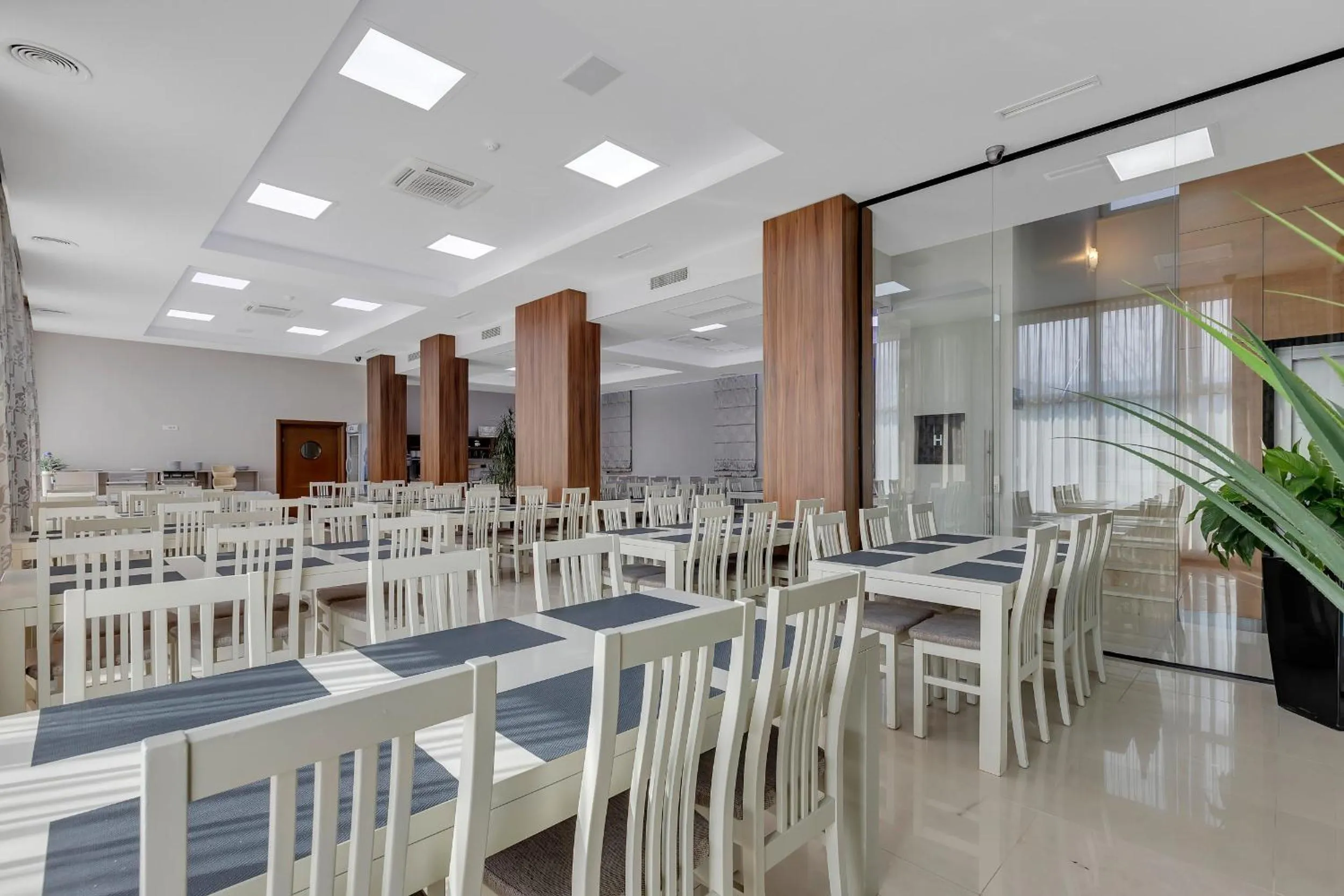 Restaurant/places to eat in Hotel Marconi