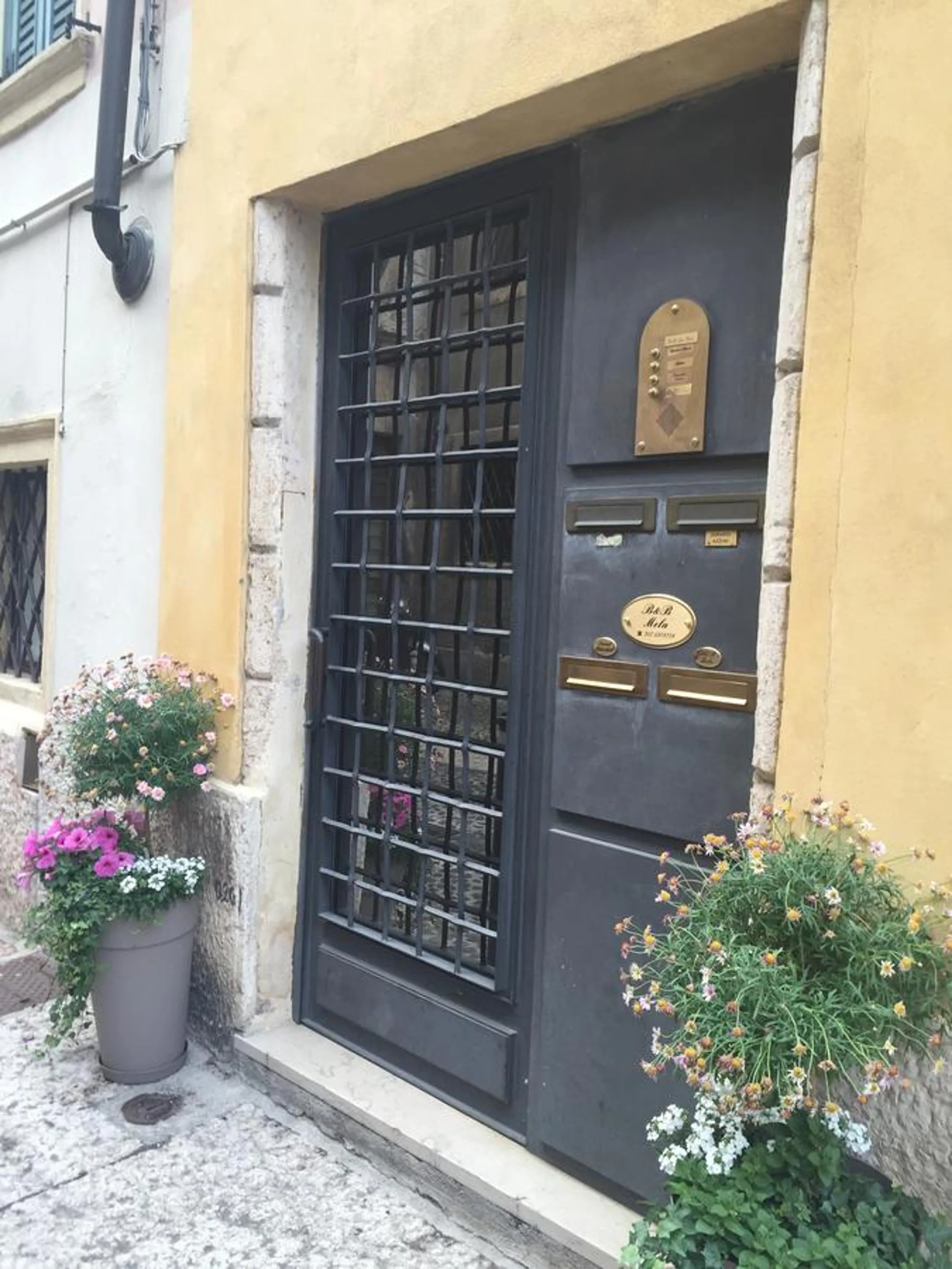 Facade/entrance in B&B Mela