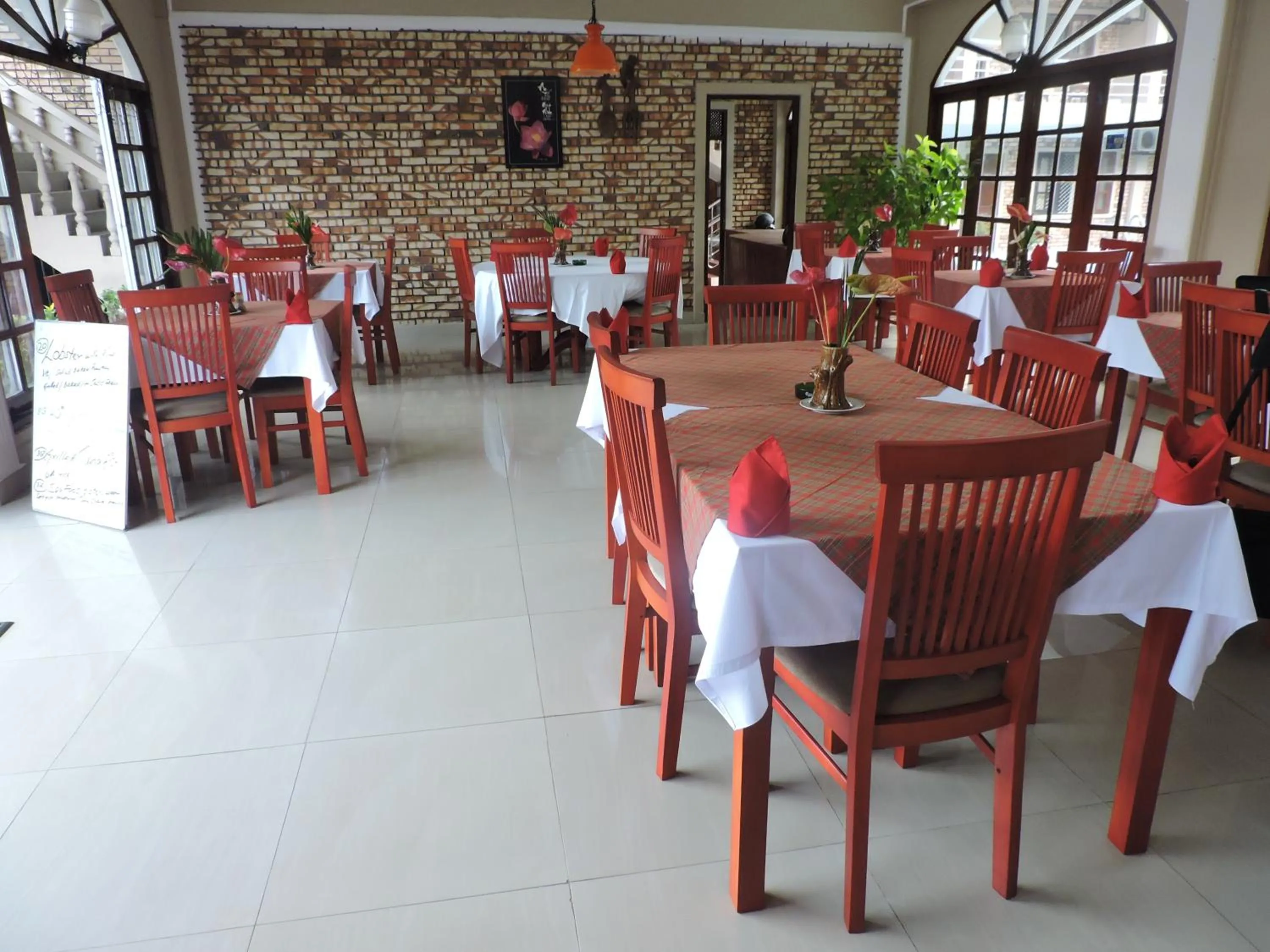 Restaurant/places to eat in Oasis Beach Resort