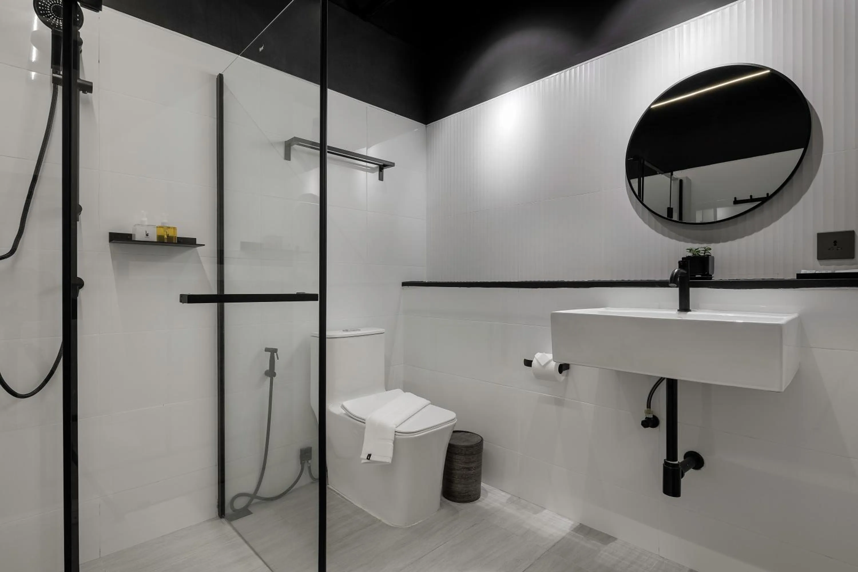 Shower in BedTime Hotel Samui