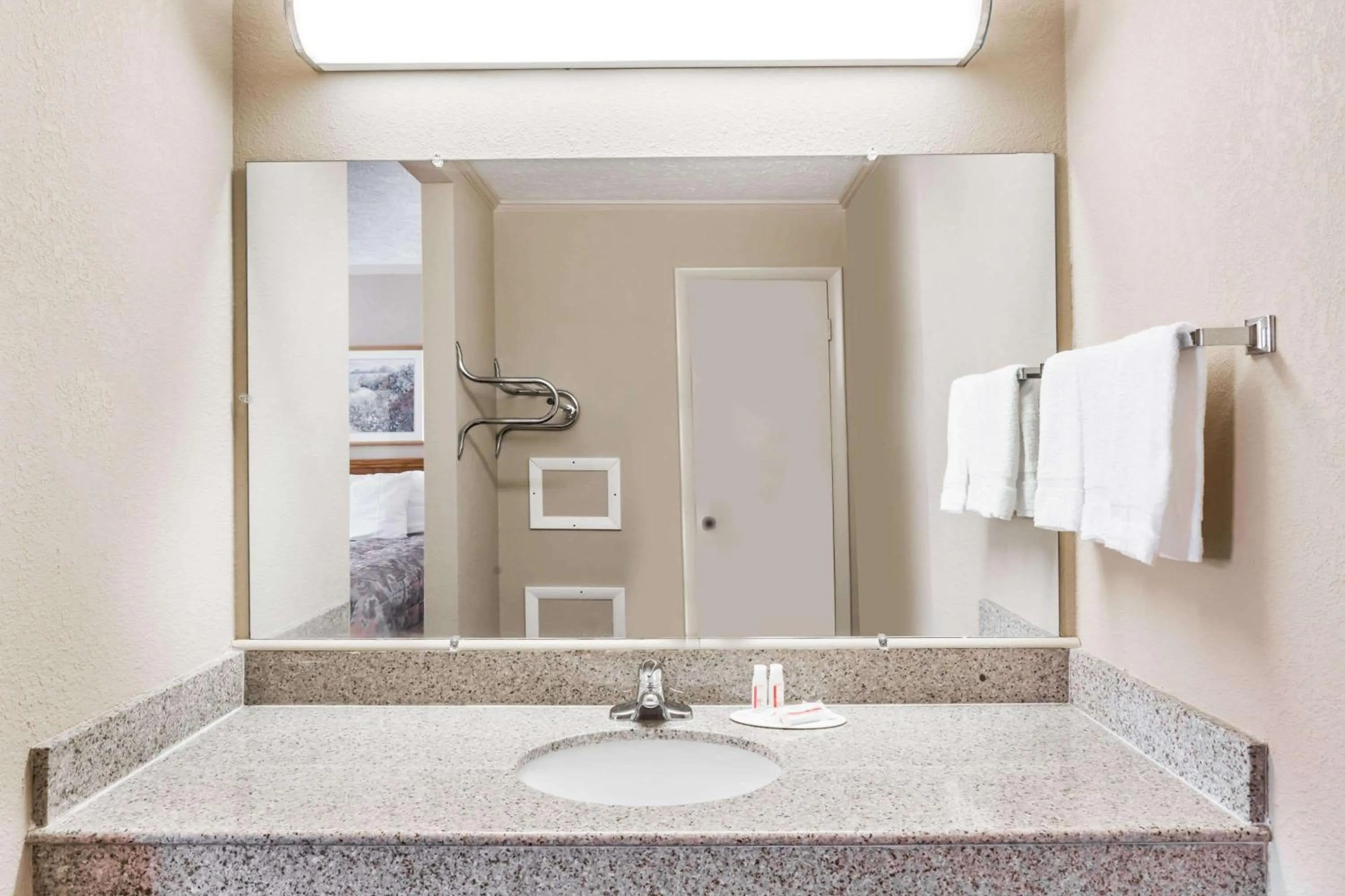 Bathroom in Travelodge by Wyndham Ridgeway Martinsville Area