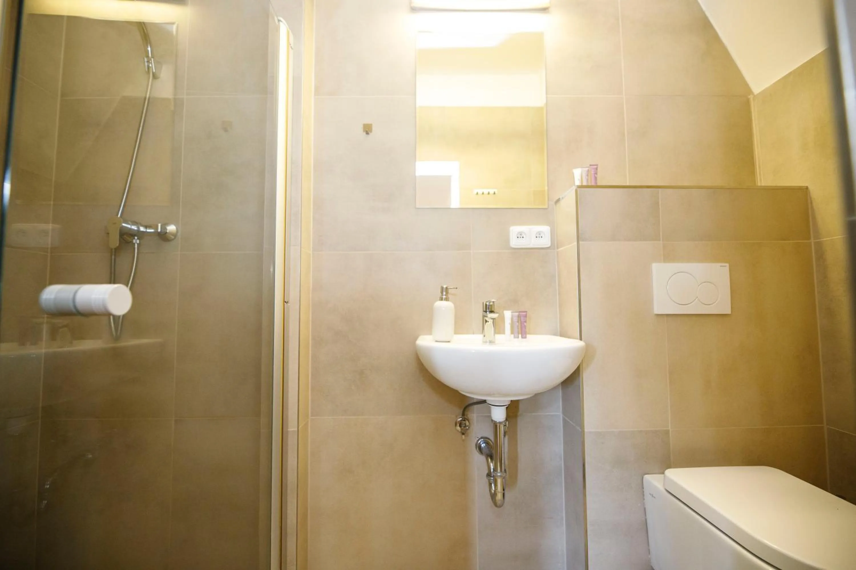 Shower in Dvůr Pecínov