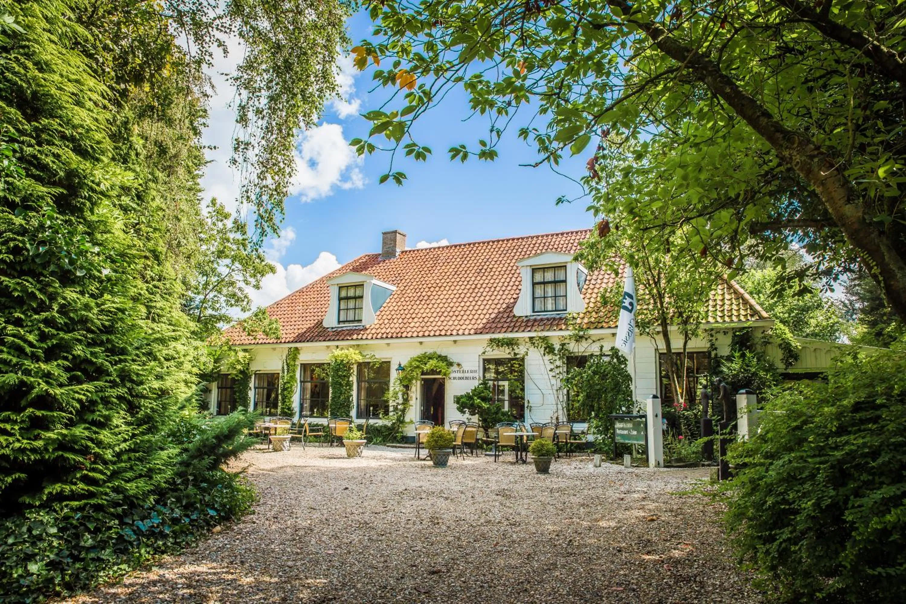 Facade/entrance in Hostellerie Schuddebeurs