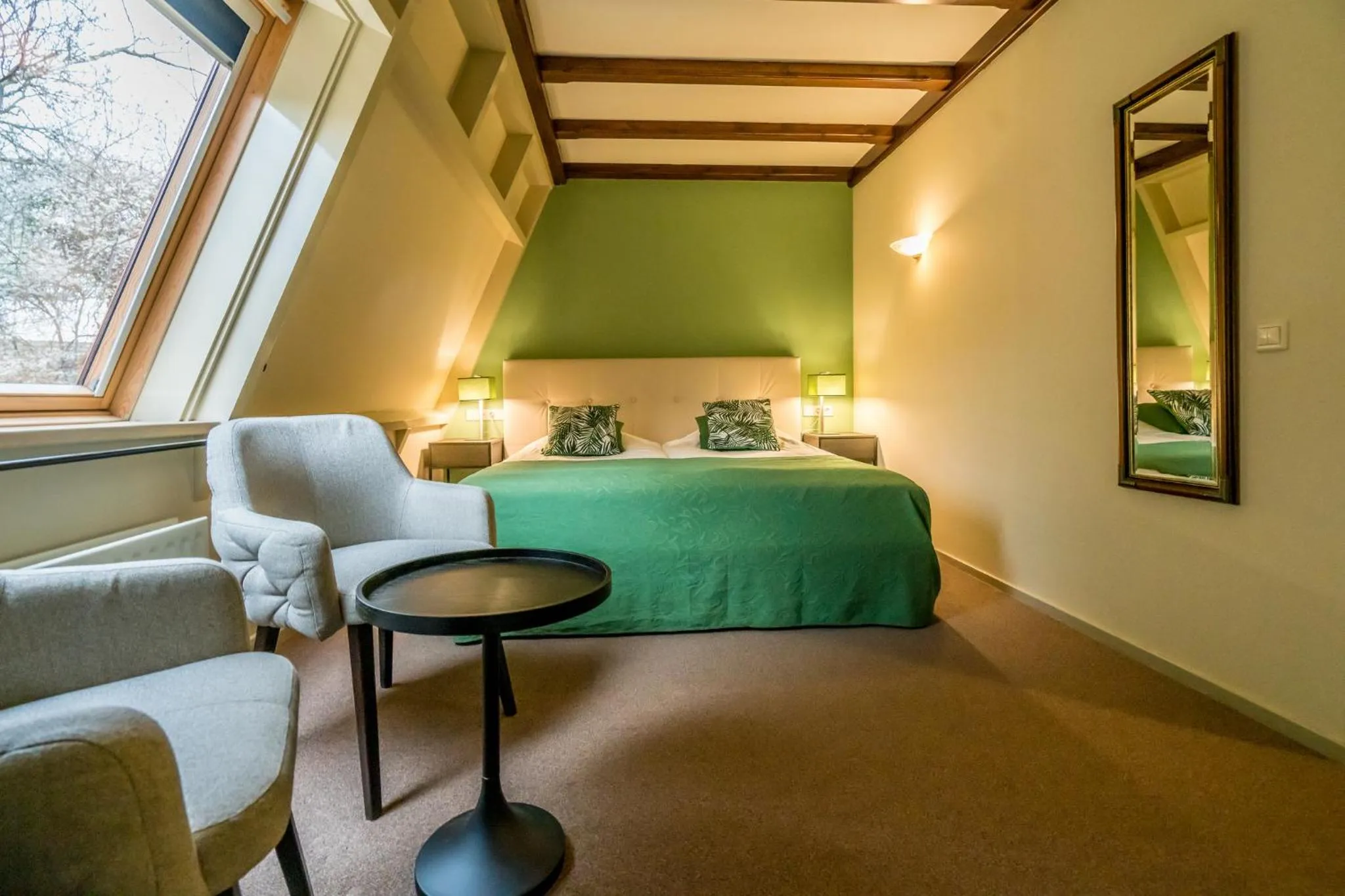 Bed in Hostellerie Schuddebeurs