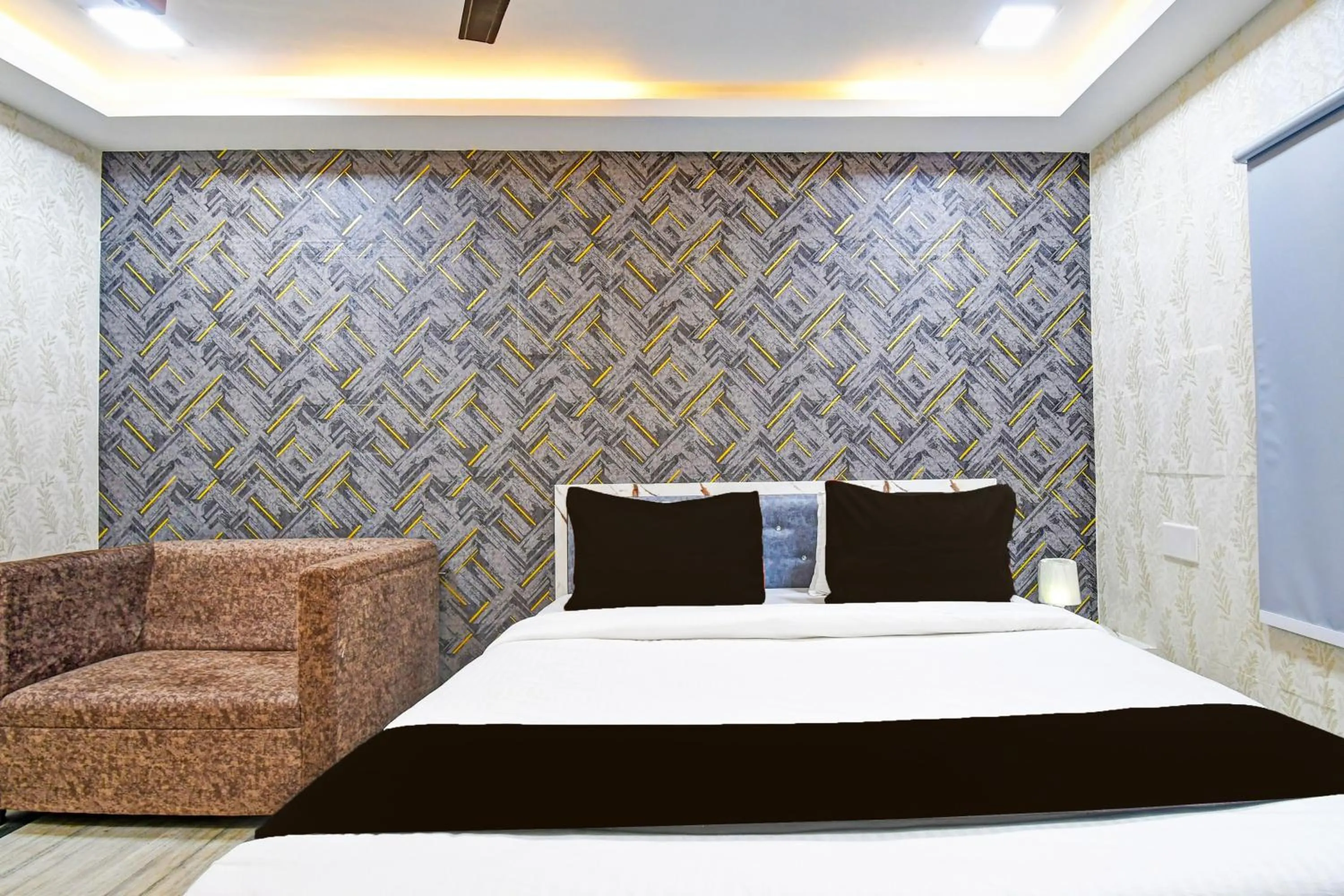 Bedroom, Bed in Super Hotel O Maa Bhubaneswari Hotel