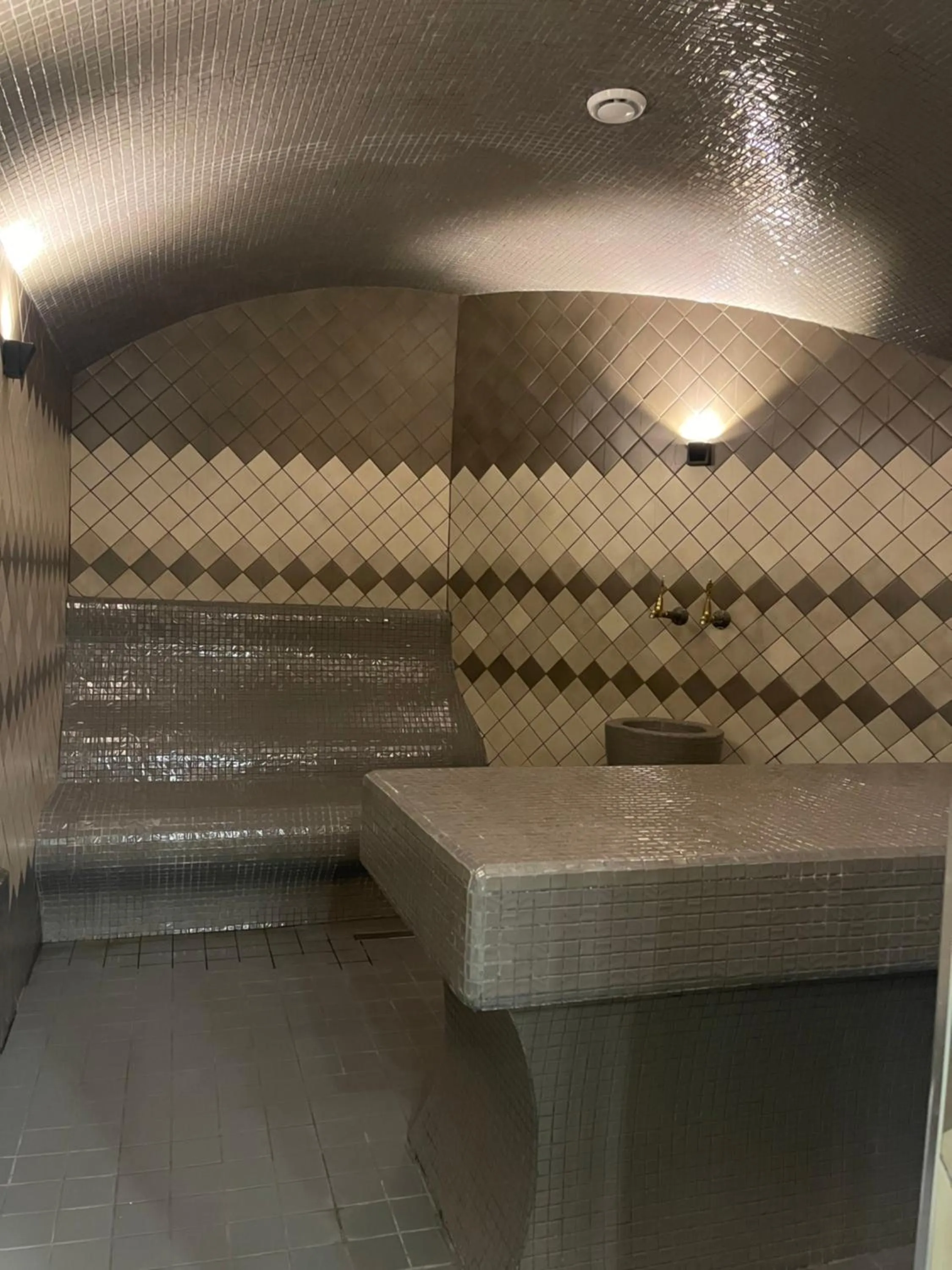 Eighty Eight Deluxe Hotel & Spa