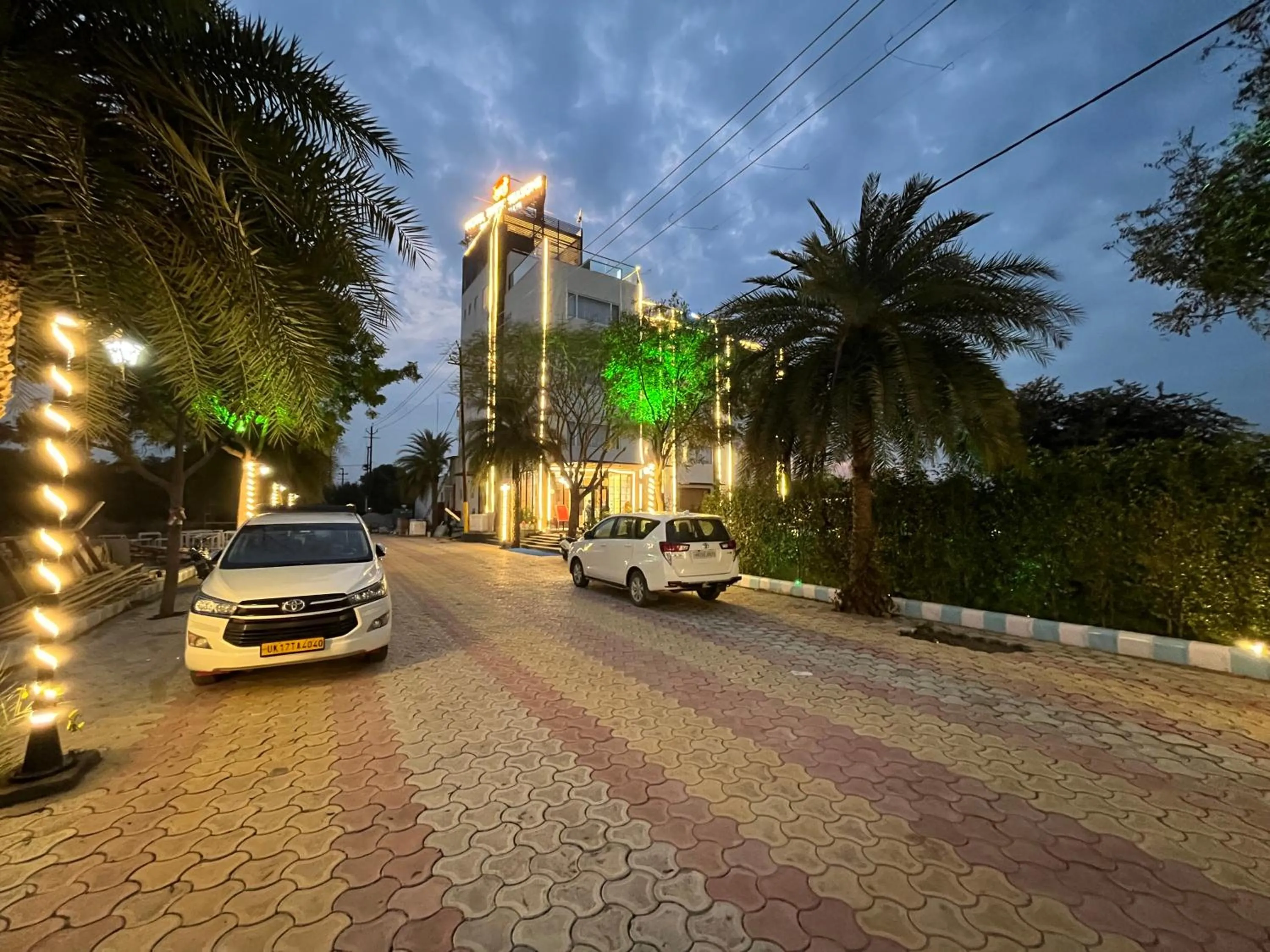 Property building in Hotel Three Seasons