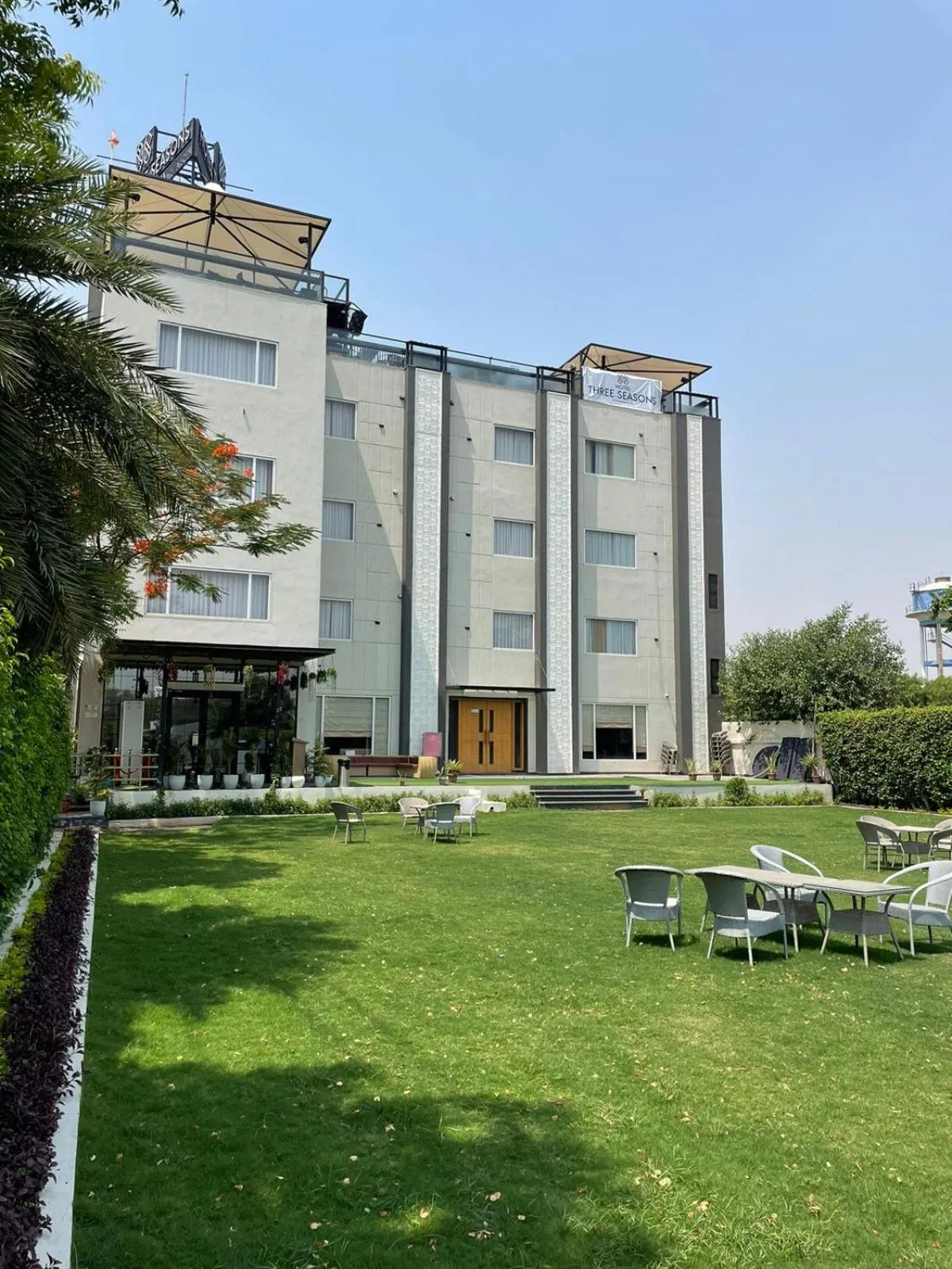 Property building in Hotel Three Seasons