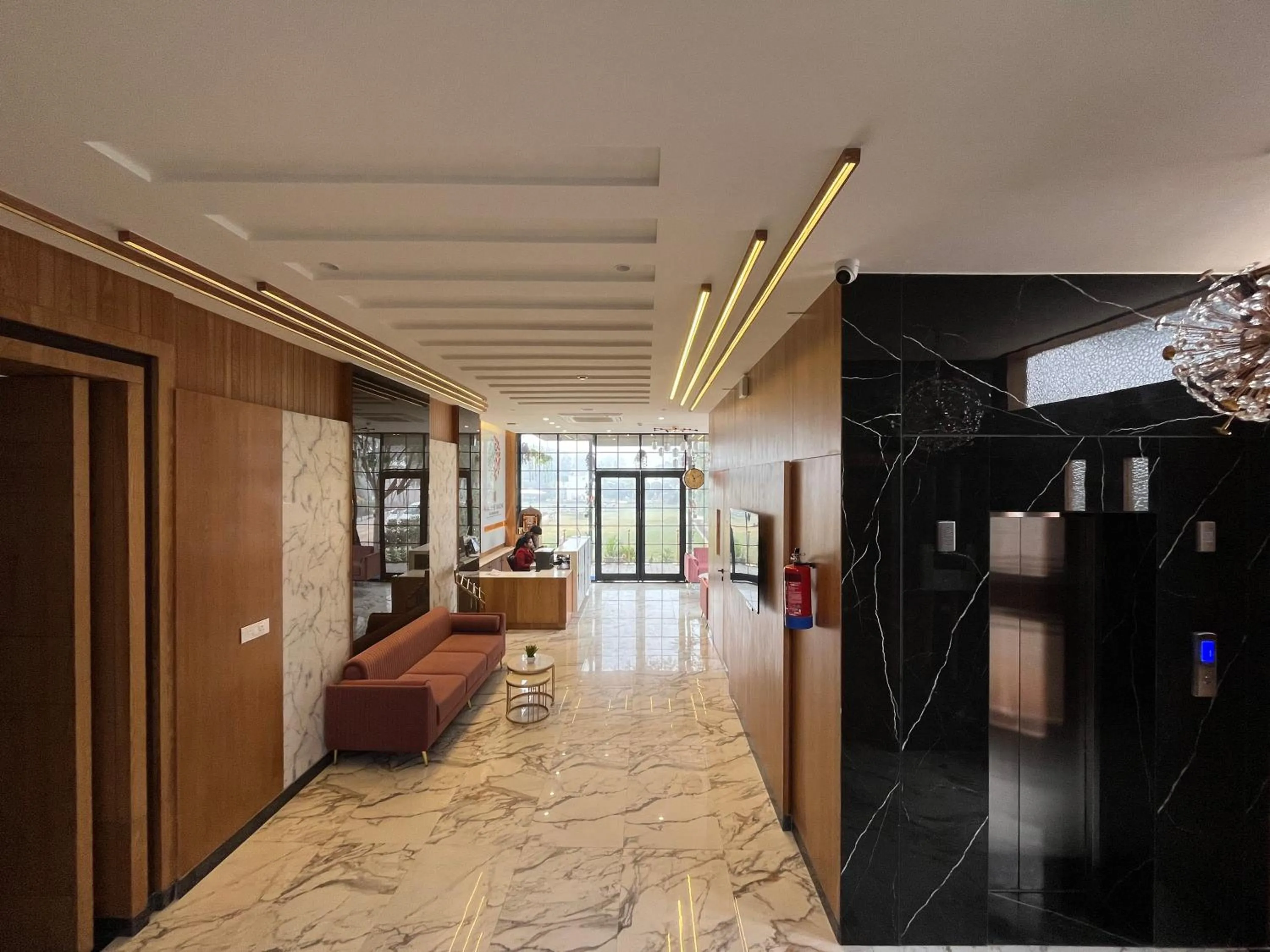 elevator in Hotel Three Seasons