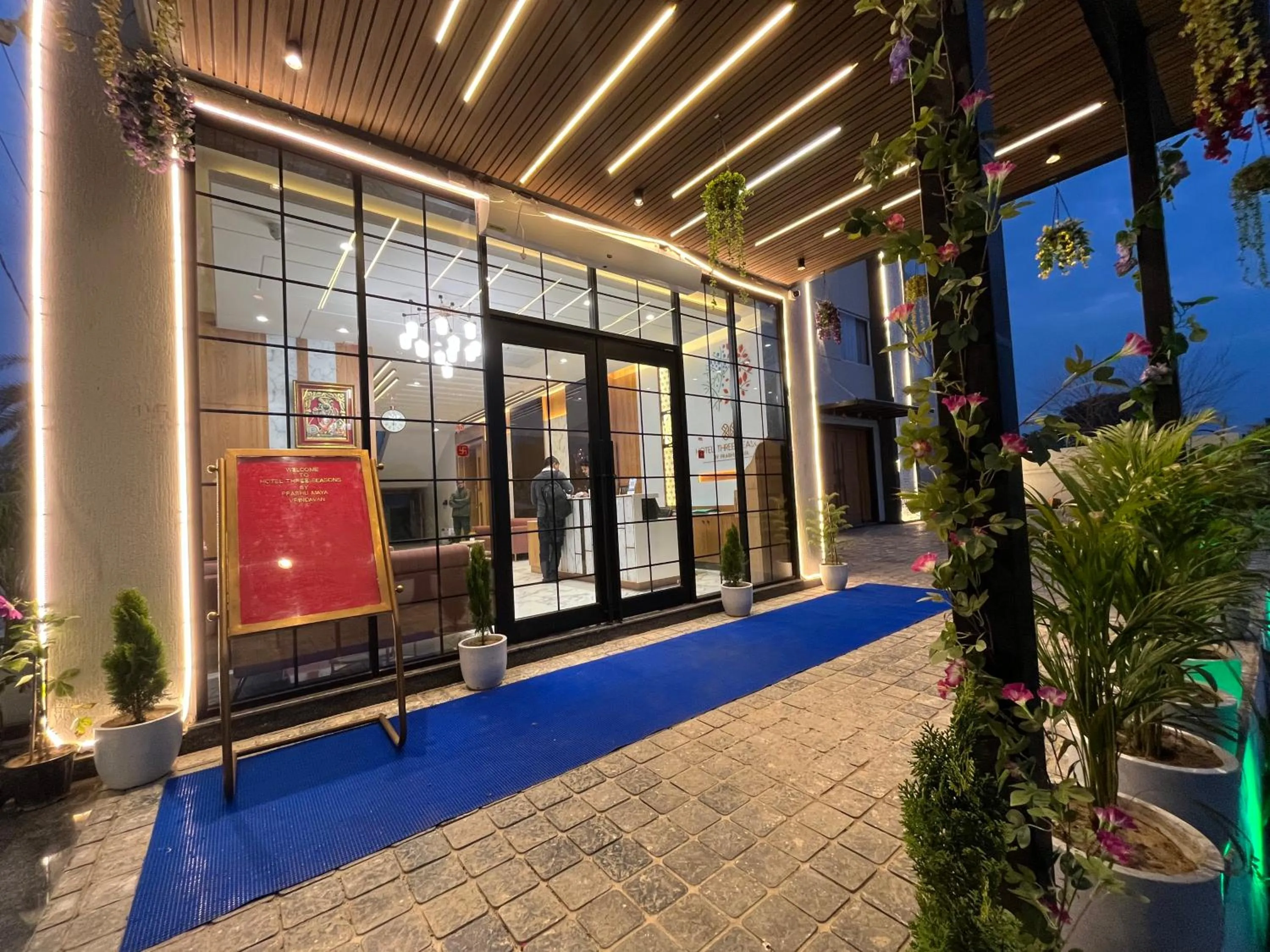 Lobby or reception in Hotel Three Seasons