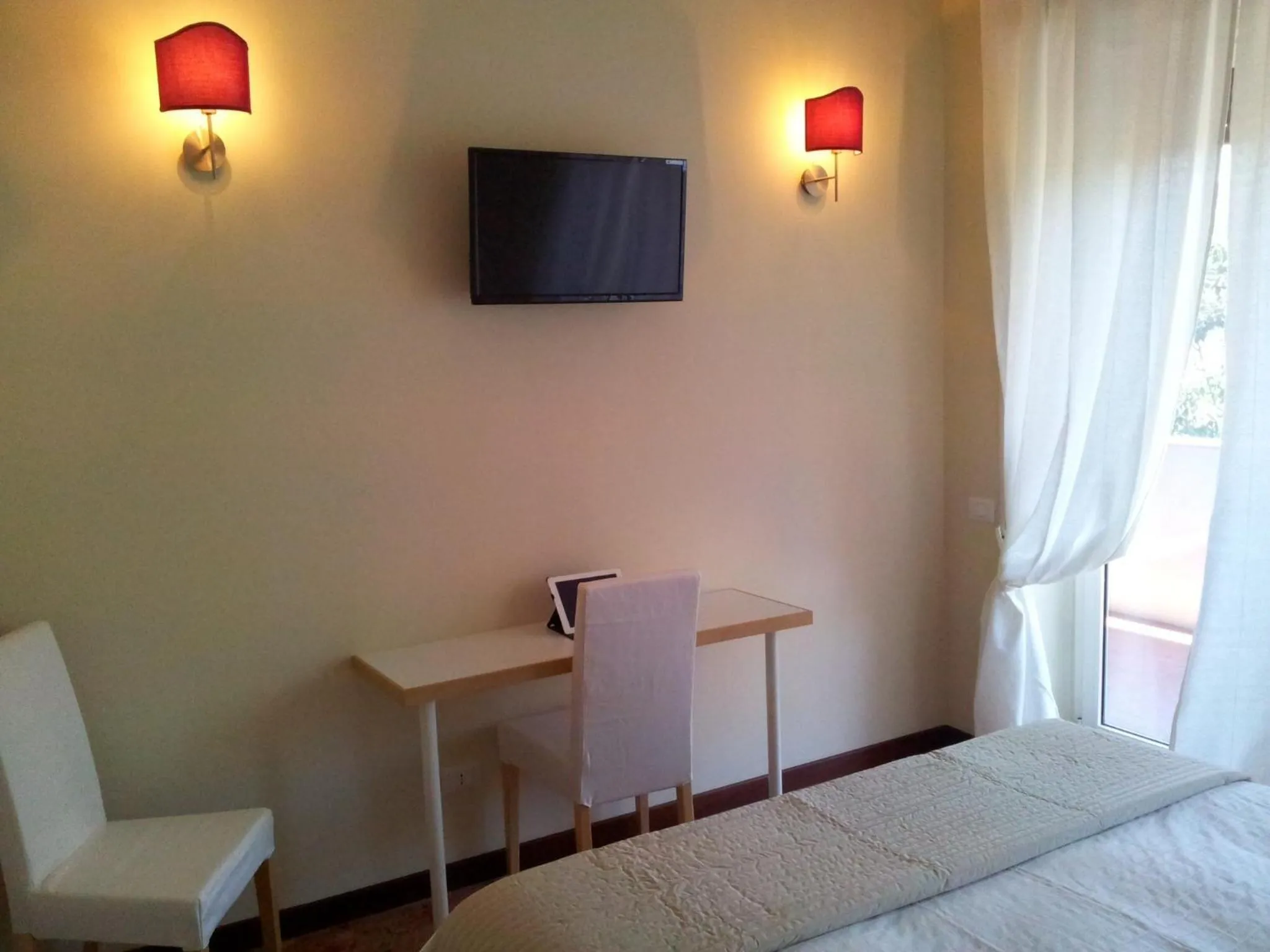 Photo of the whole room, Bed in Trastevere Chic