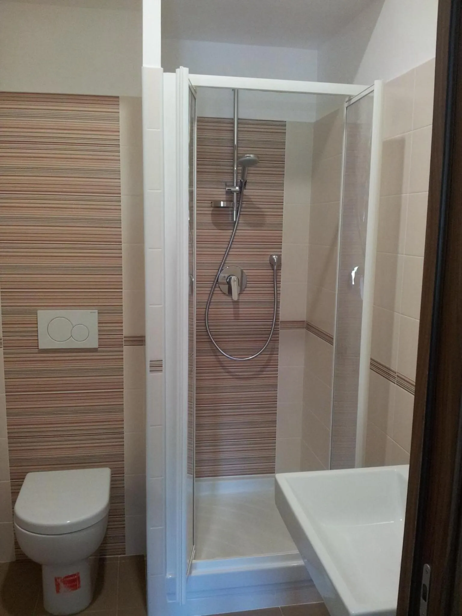 Shower in Trastevere Chic