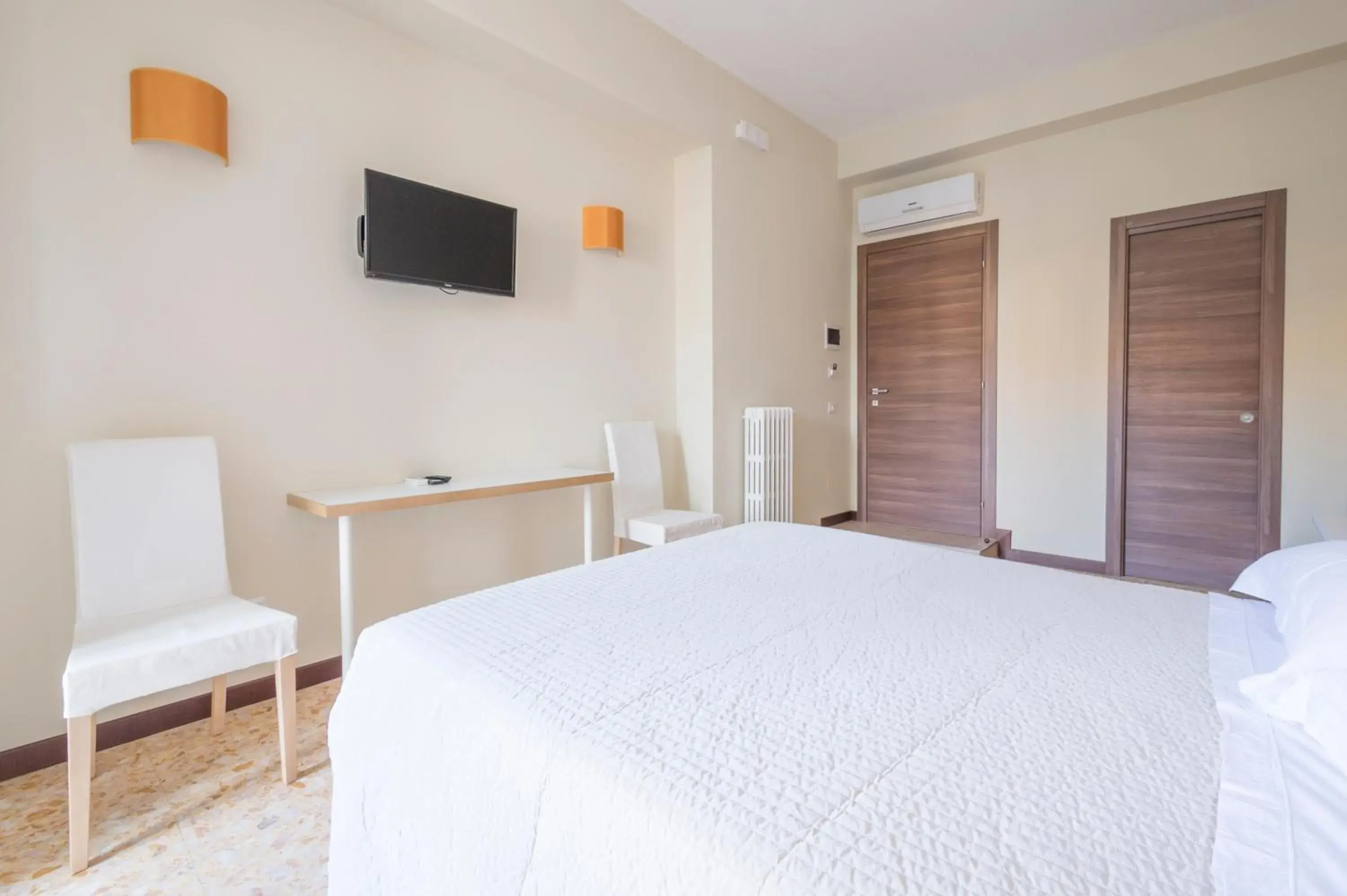 Triple Room with Terrace in Trastevere Chic Triple Room with Terrace in Trastevere Chic