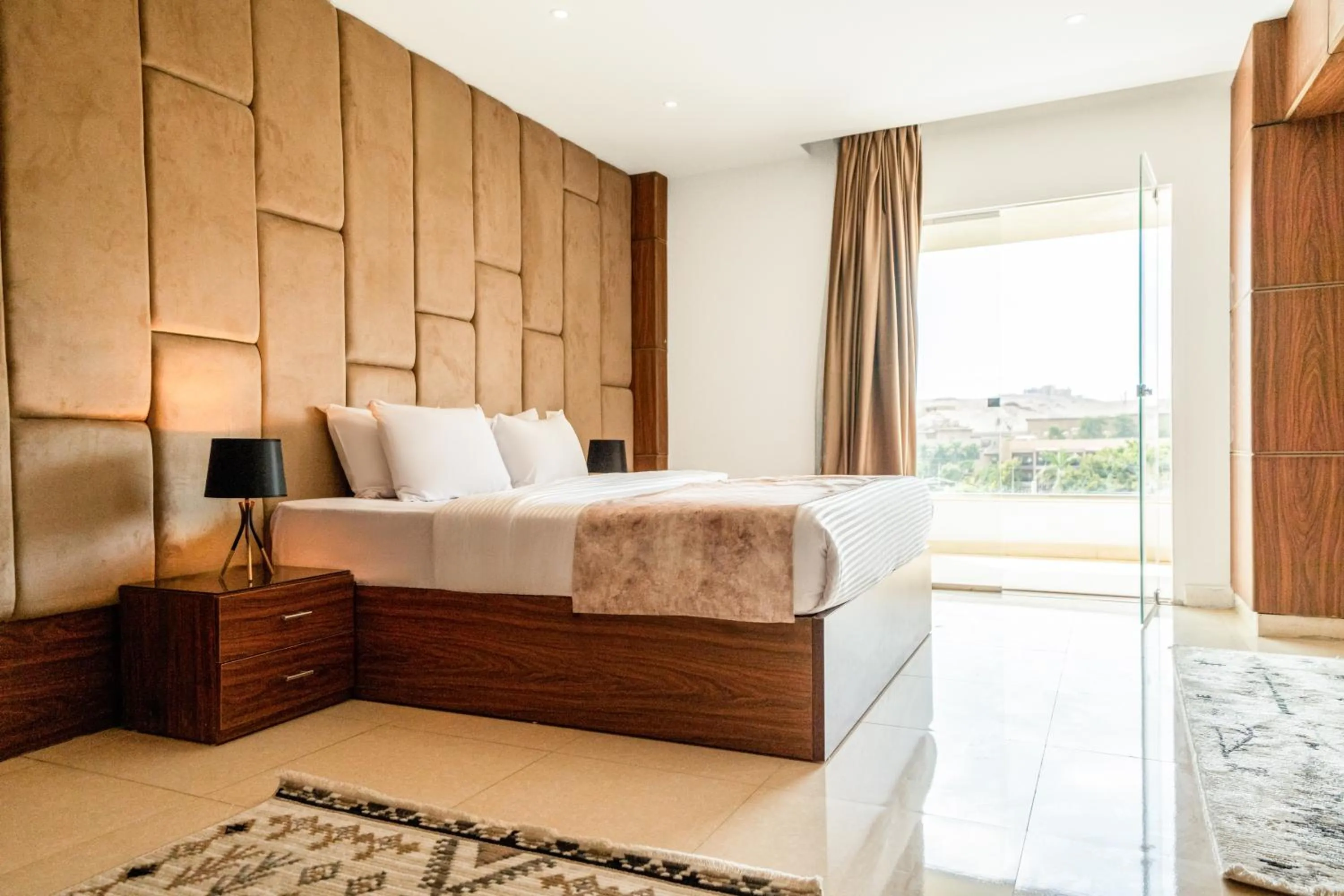 Bed in King Pyramids View Hotel