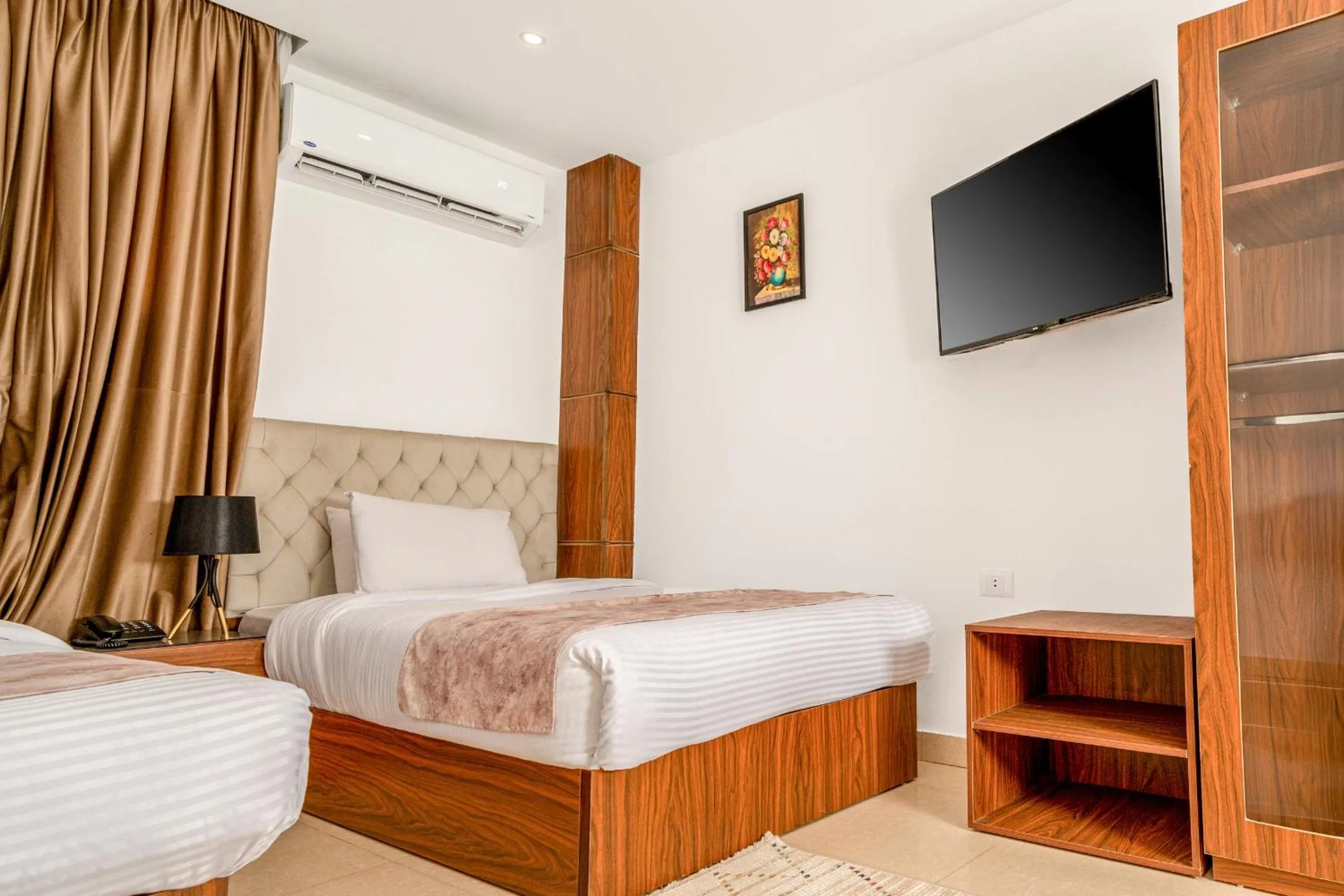 Bed in King Pyramids View Hotel