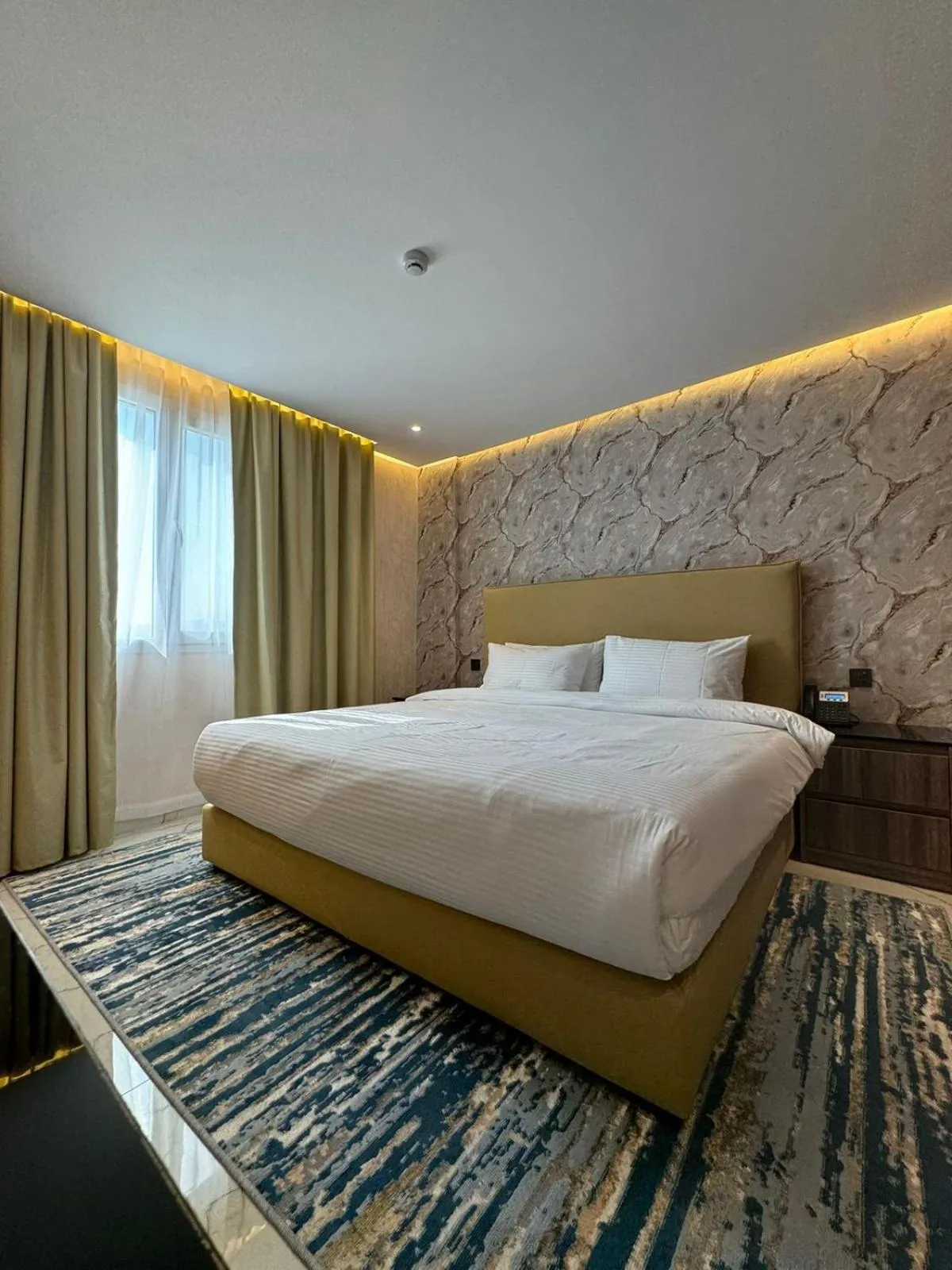 Bed in Royal Plaza Hotel