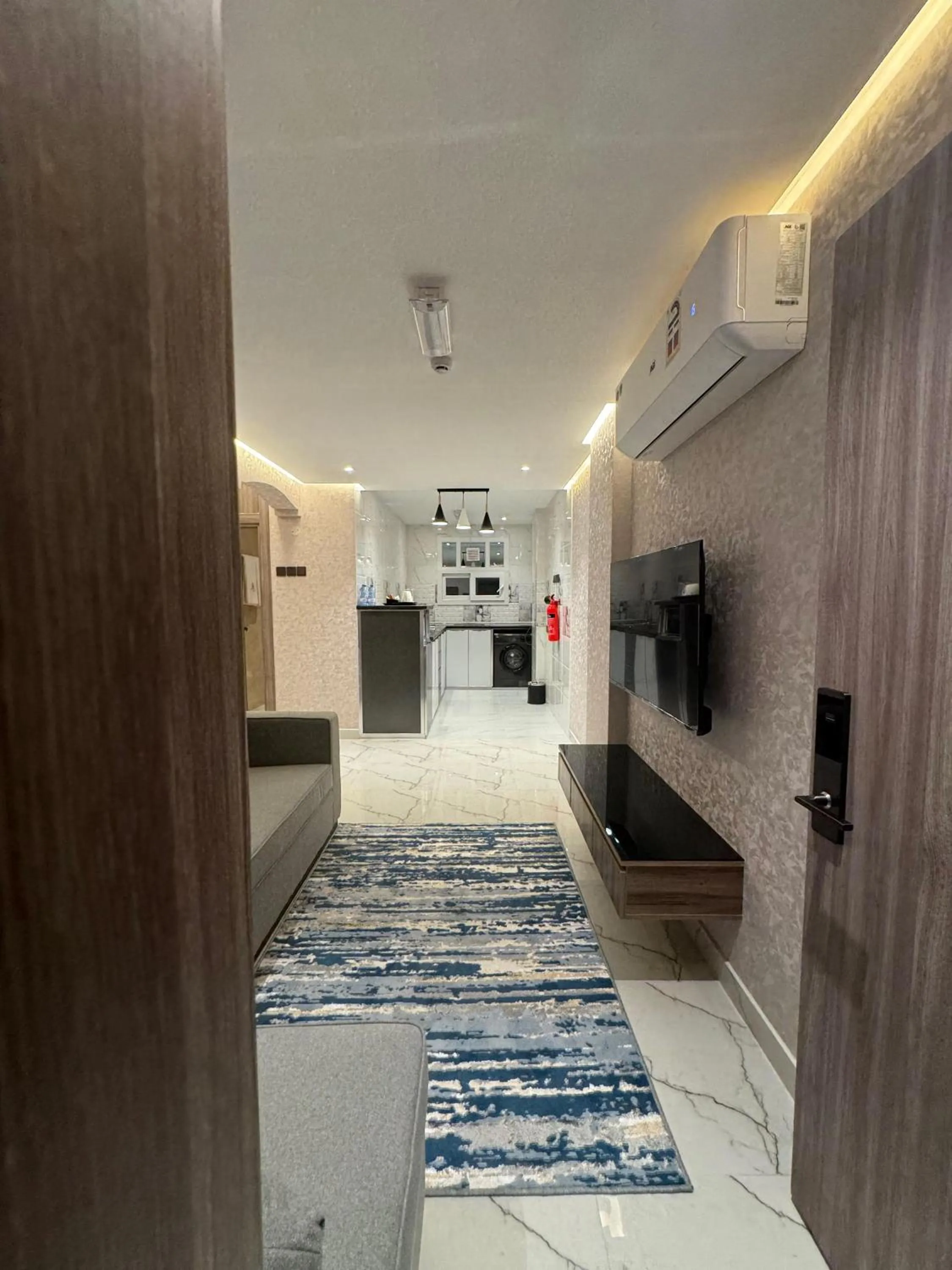 Kitchen or kitchenette in Royal Plaza Hotel