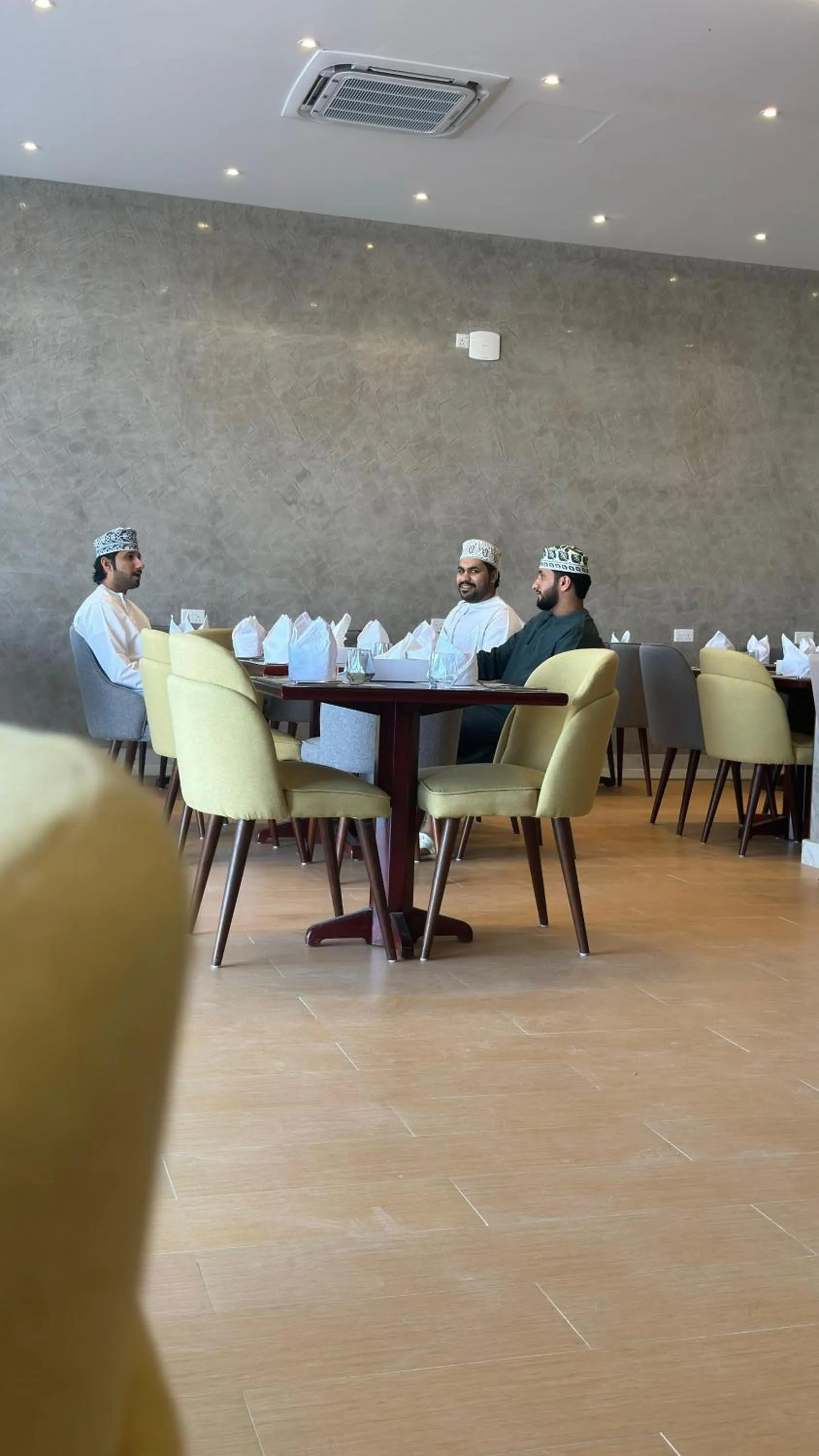 Restaurant/places to eat in Royal Plaza Hotel