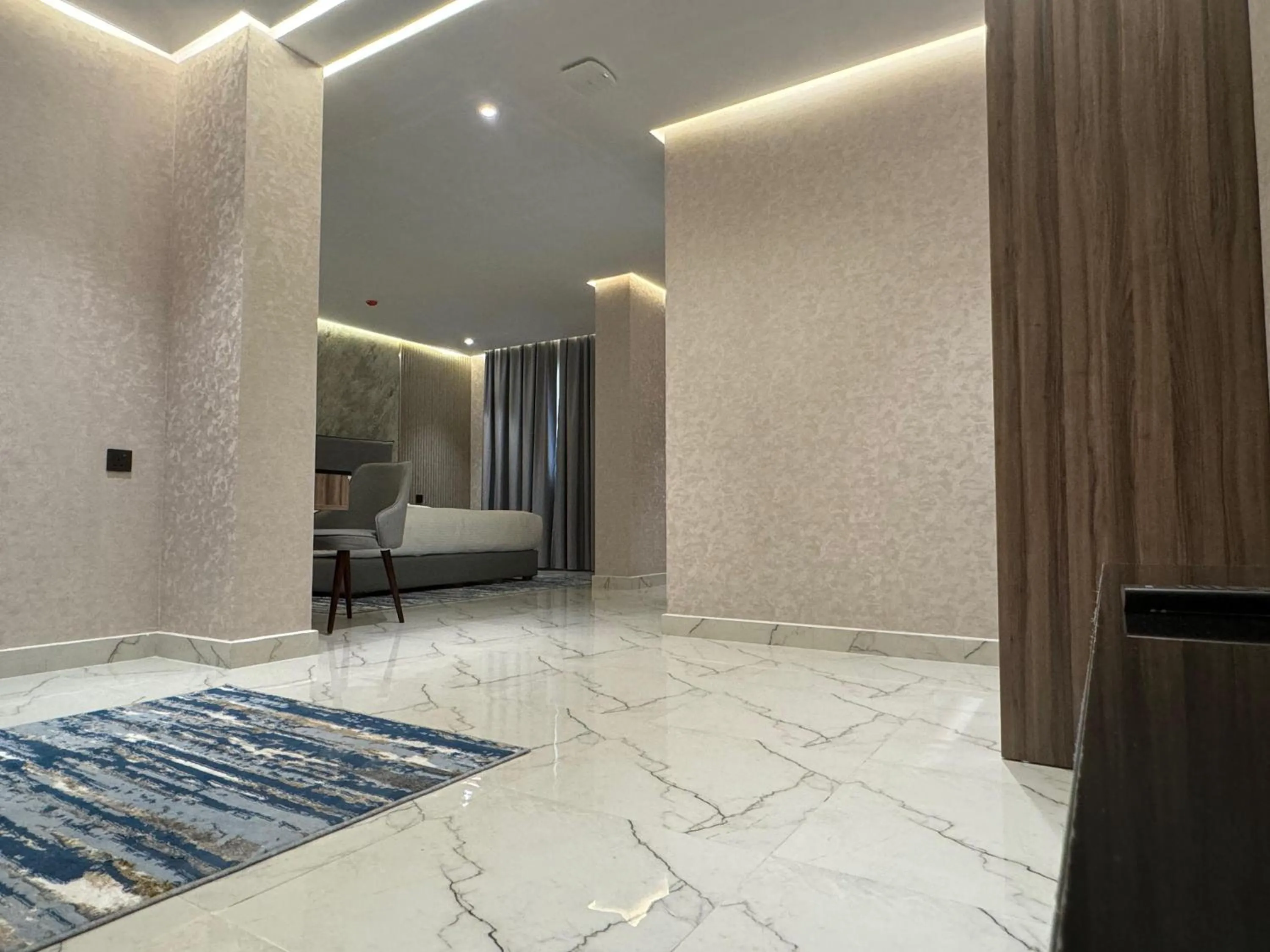 Living room in Royal Plaza Hotel