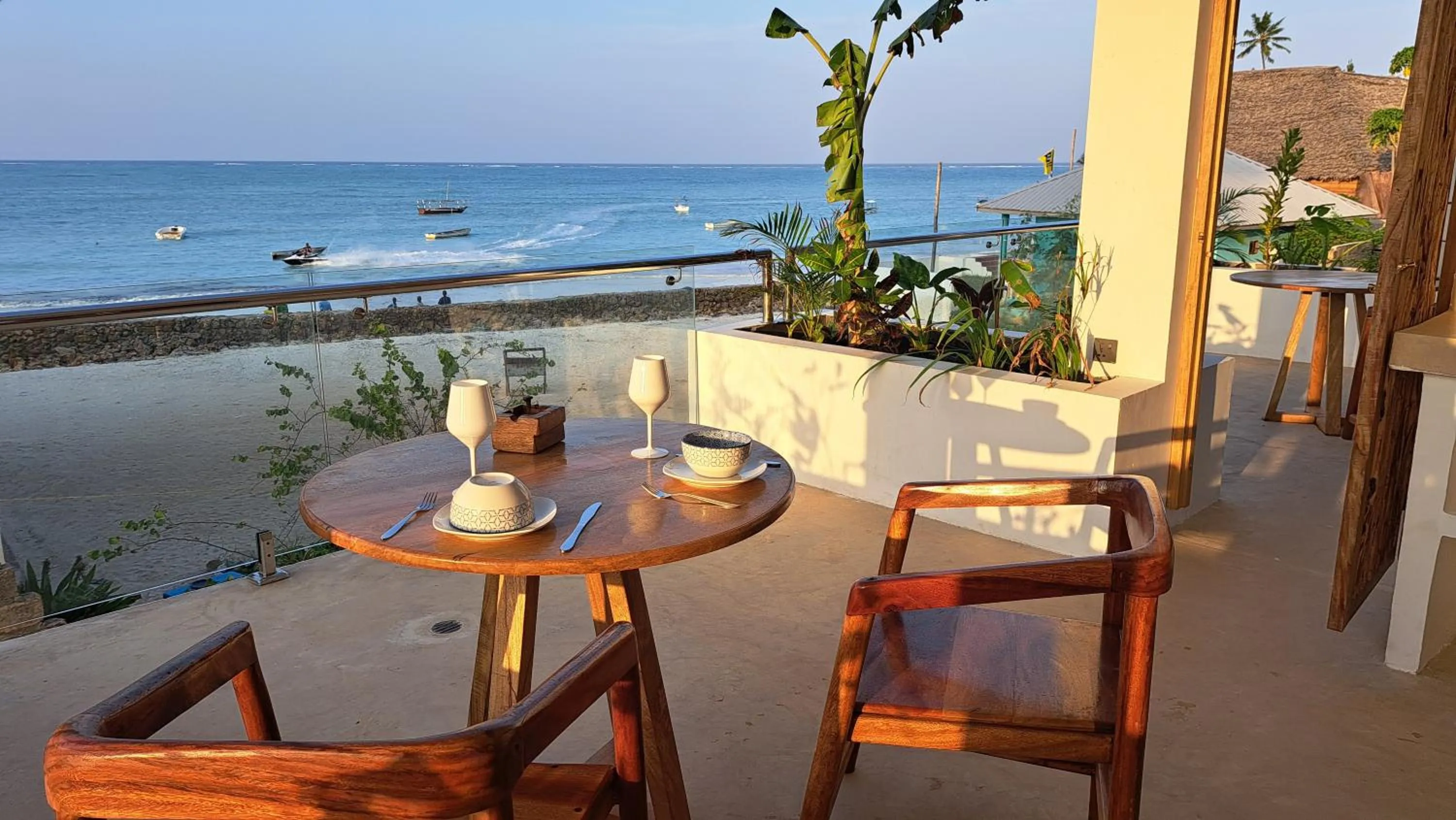 Seating area in Aluna Beach Apartments