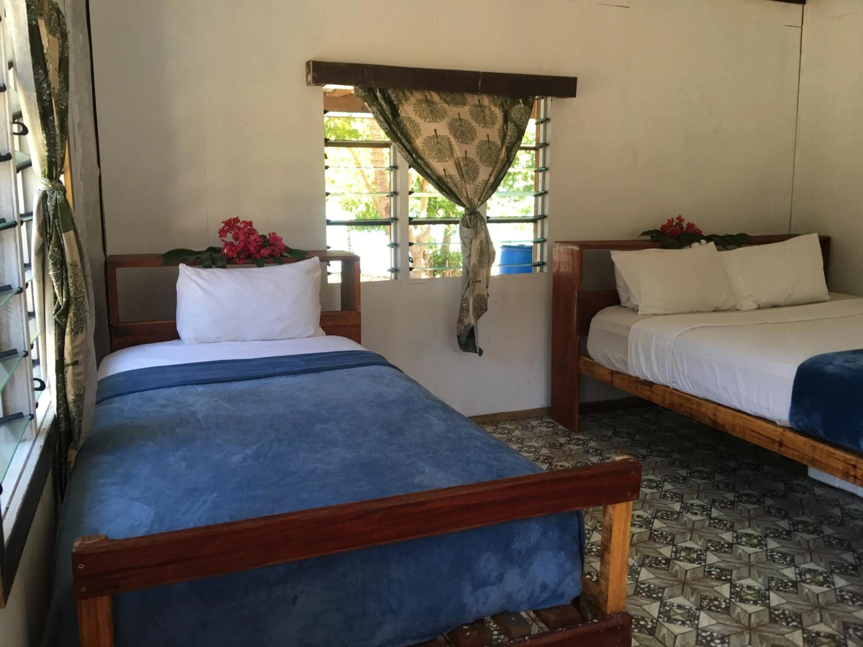 Photo of the whole room, Bed in Yawekata Eco Still Bluewater Lodge