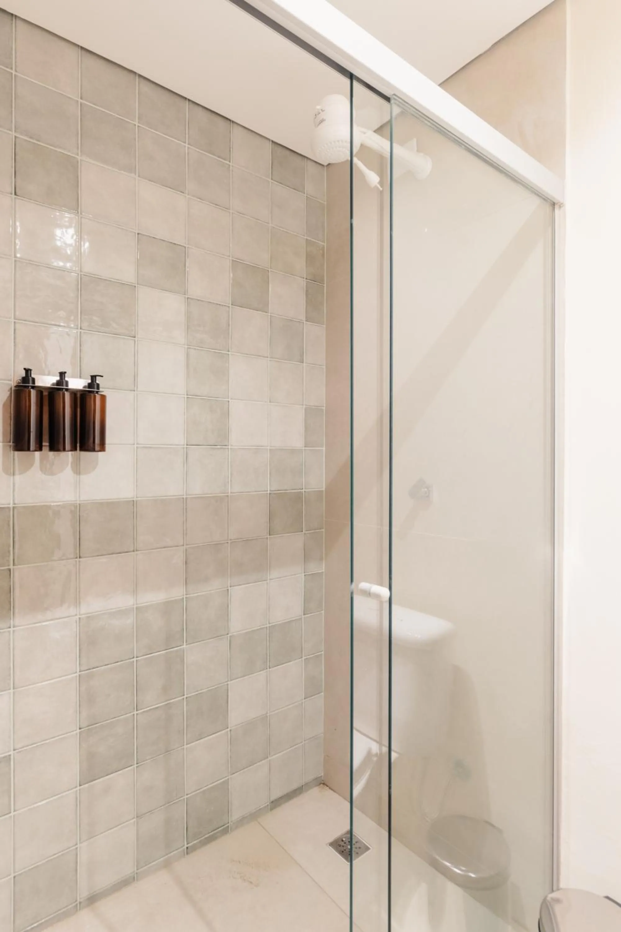 Shower in Mōmento Itamambuca