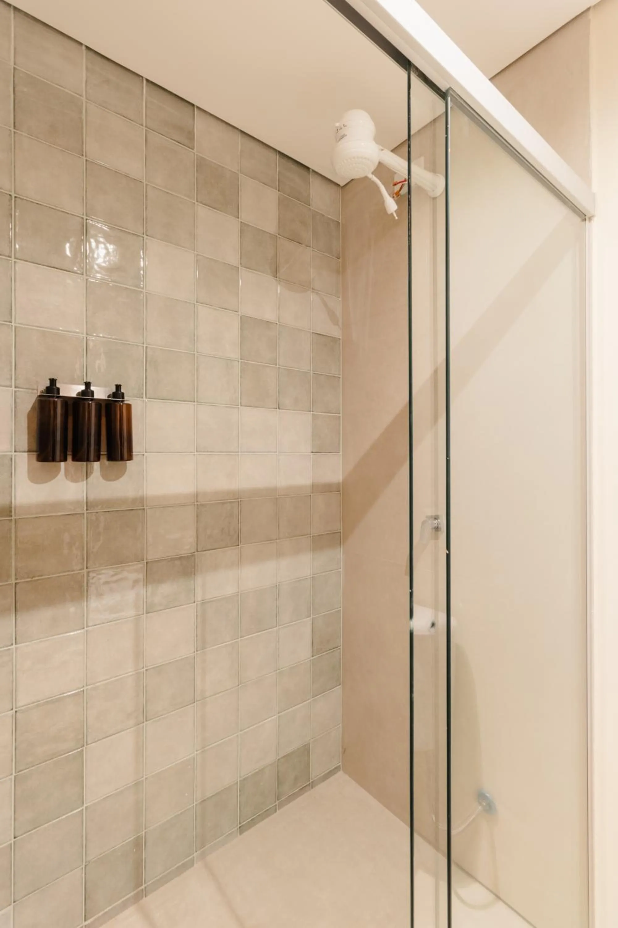 Shower in Mōmento Itamambuca