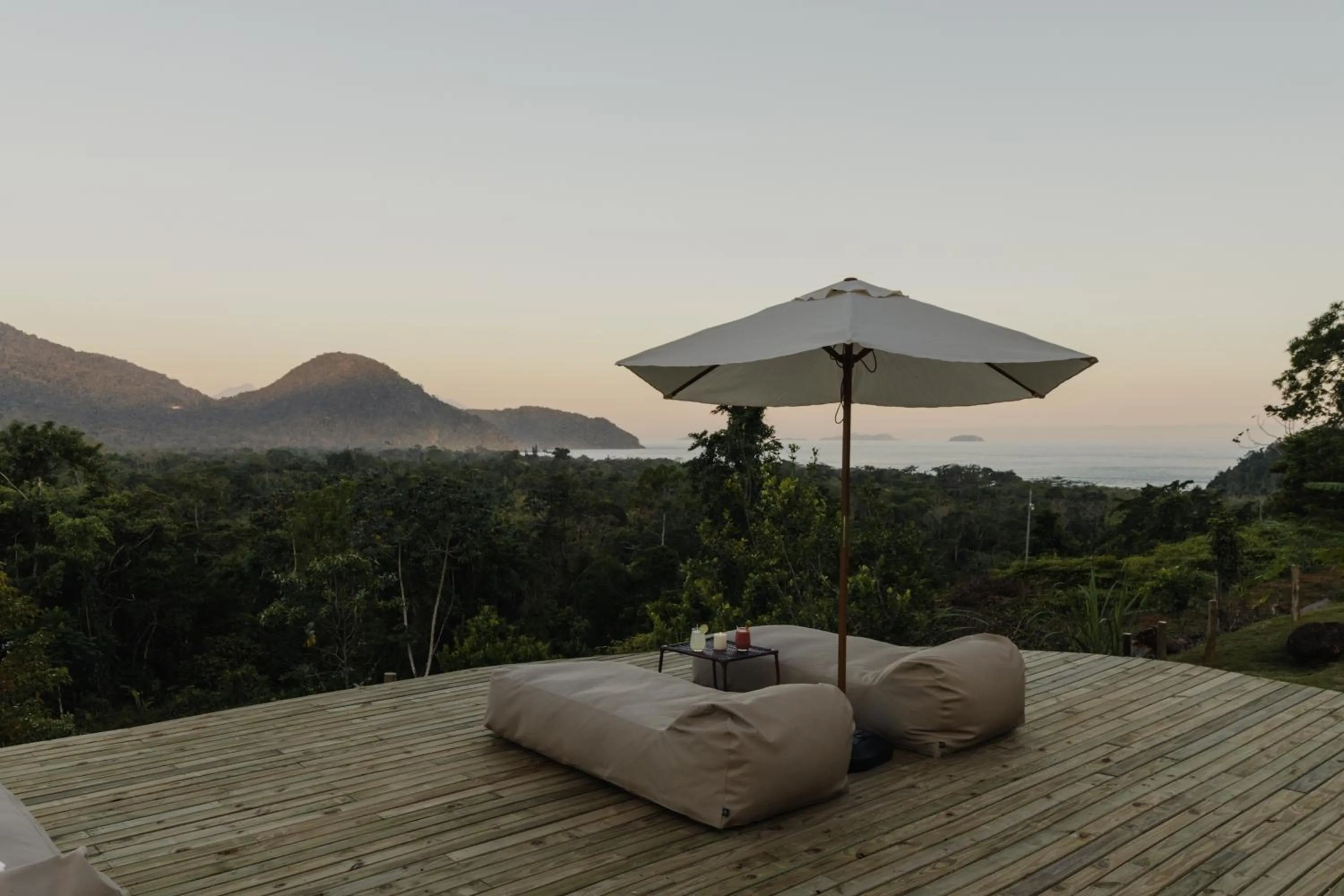 Mountain view in Mōmento Itamambuca