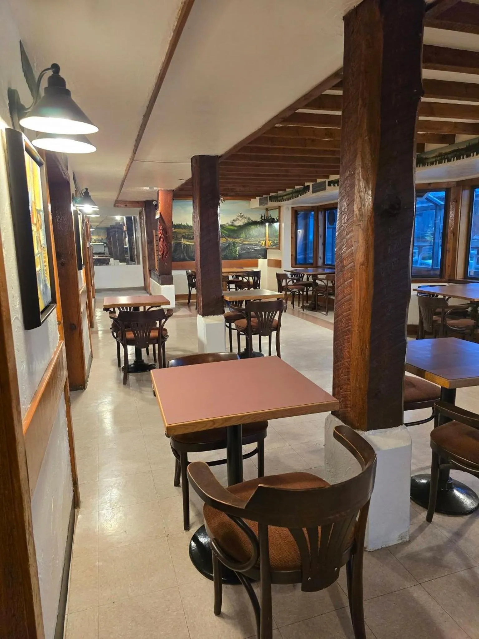 Restaurant/places to eat in Campbell River Lodge