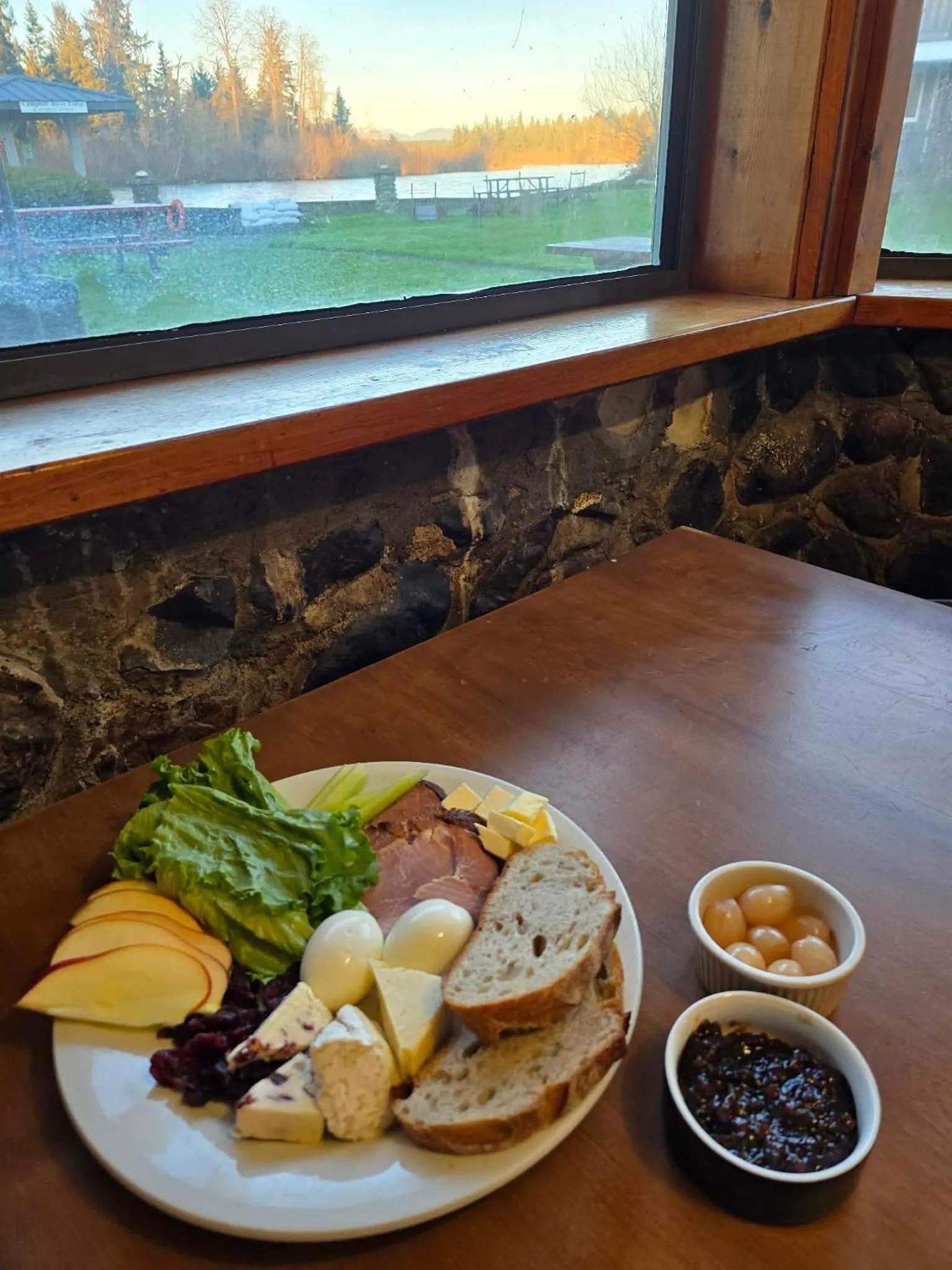 Restaurant/places to eat in Campbell River Lodge