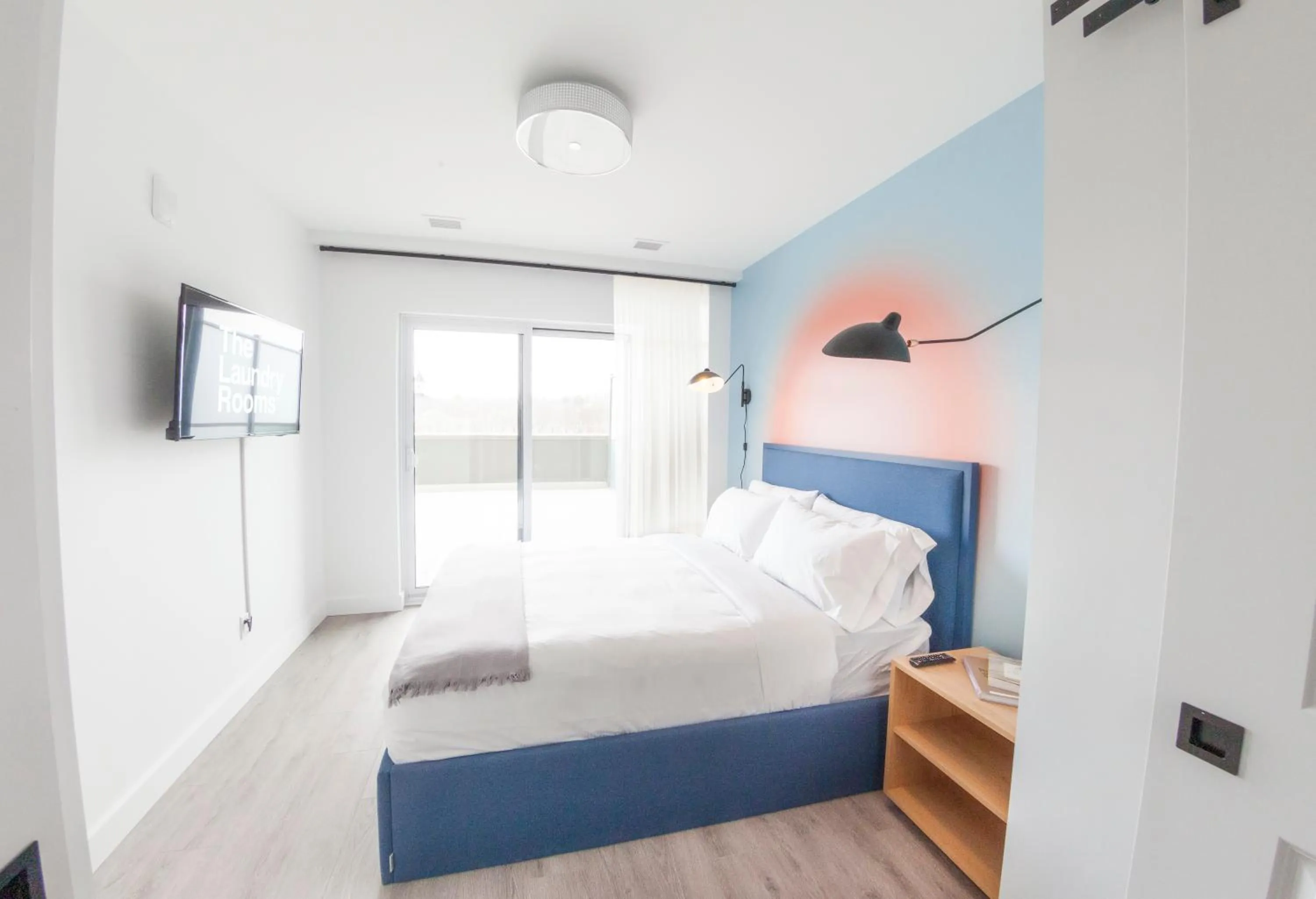 TV and multimedia, Bed in The Laundry Rooms Gaslight Cambridge