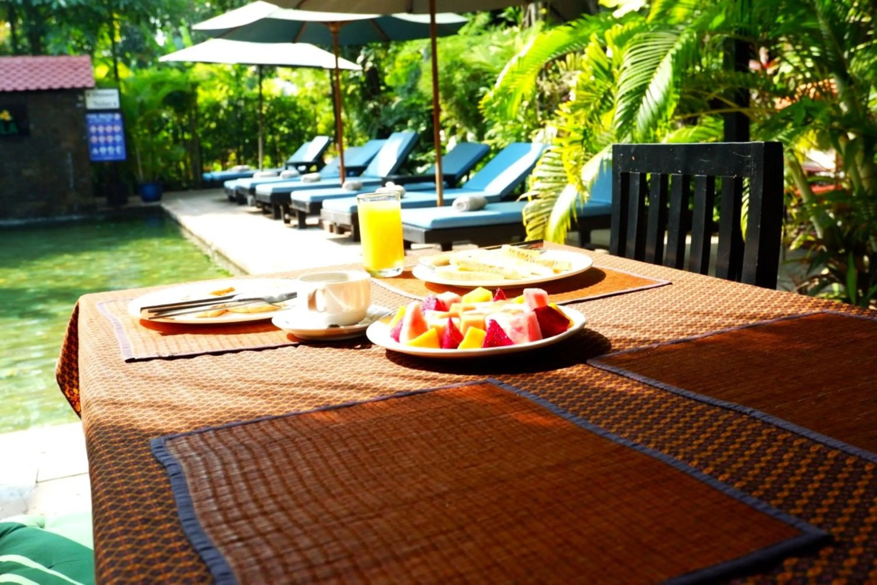 Continental breakfast in Nary Villa