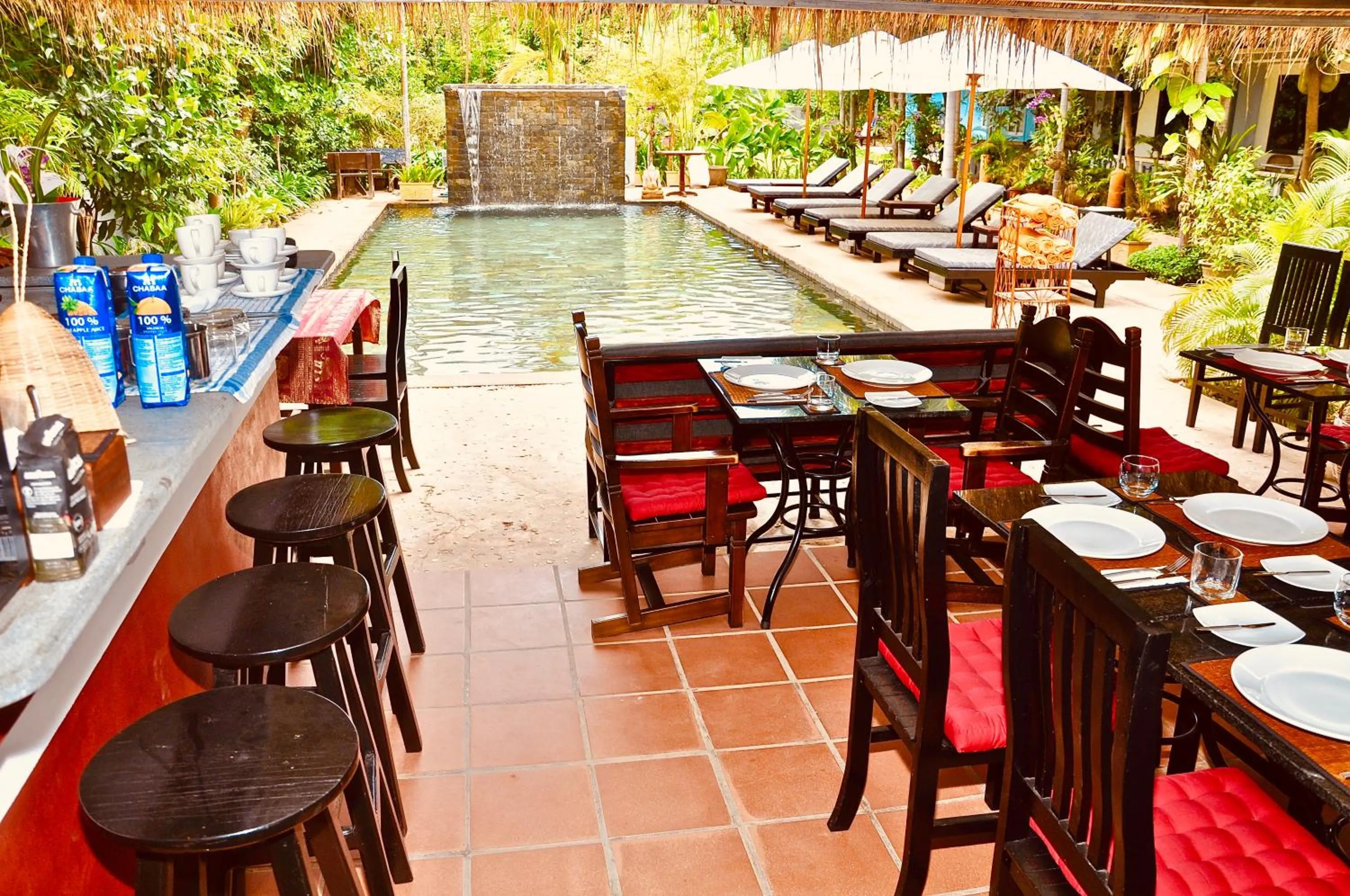 Restaurant/places to eat in Nary Villa