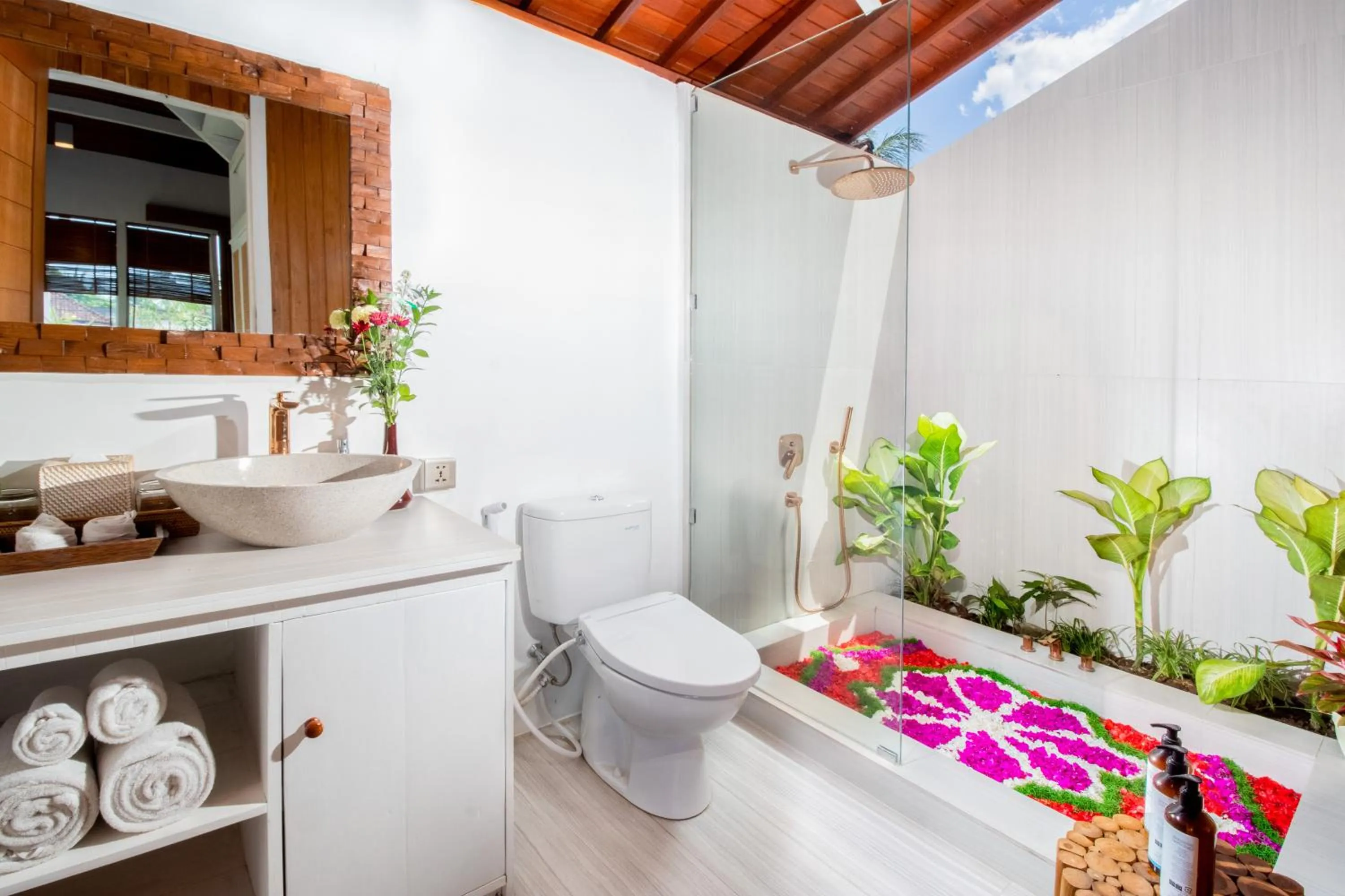 Toilet in Canvas Escape Resort