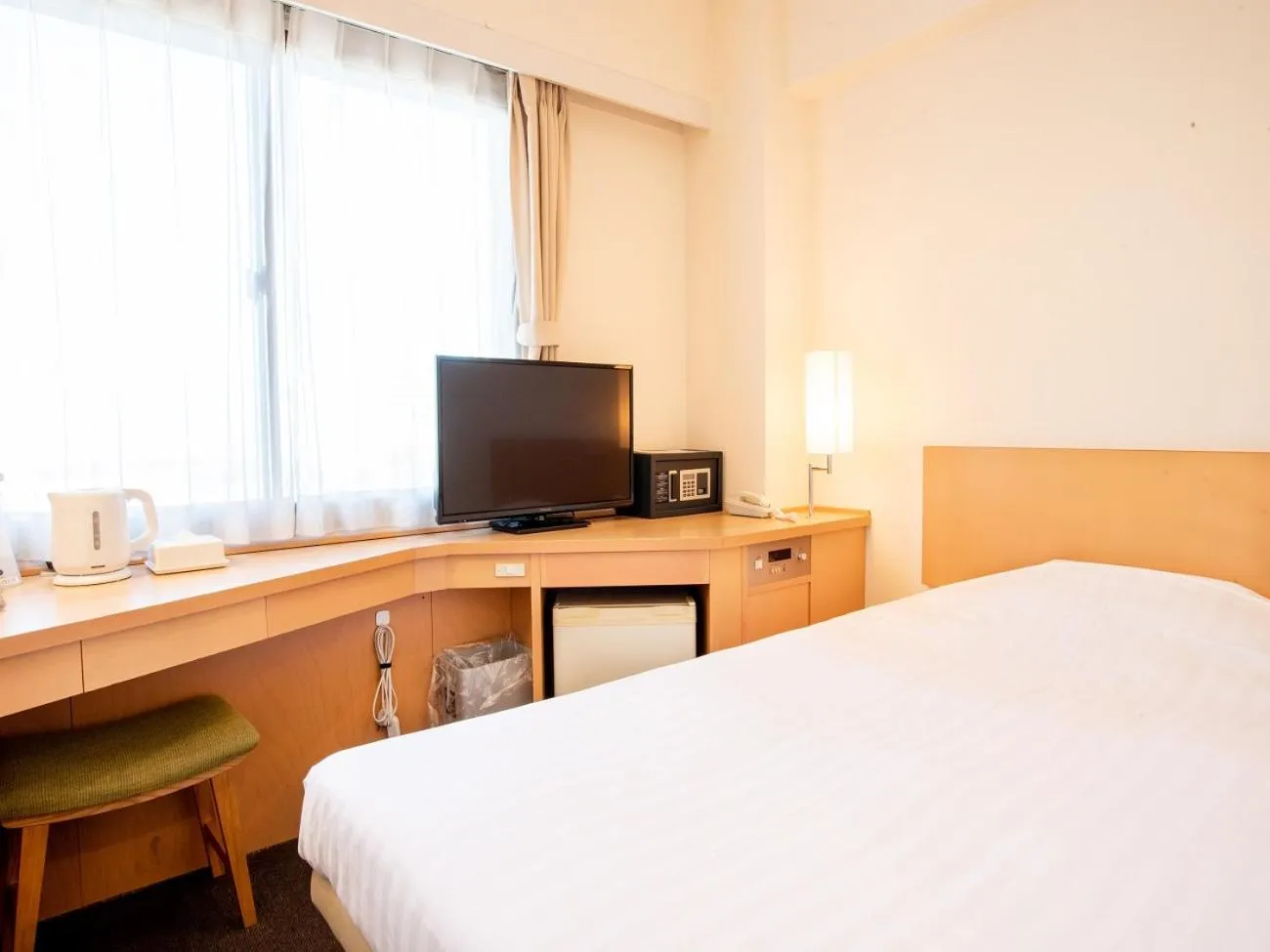 Photo of the whole room, Bed in le Lac Hotel Yokkaichi