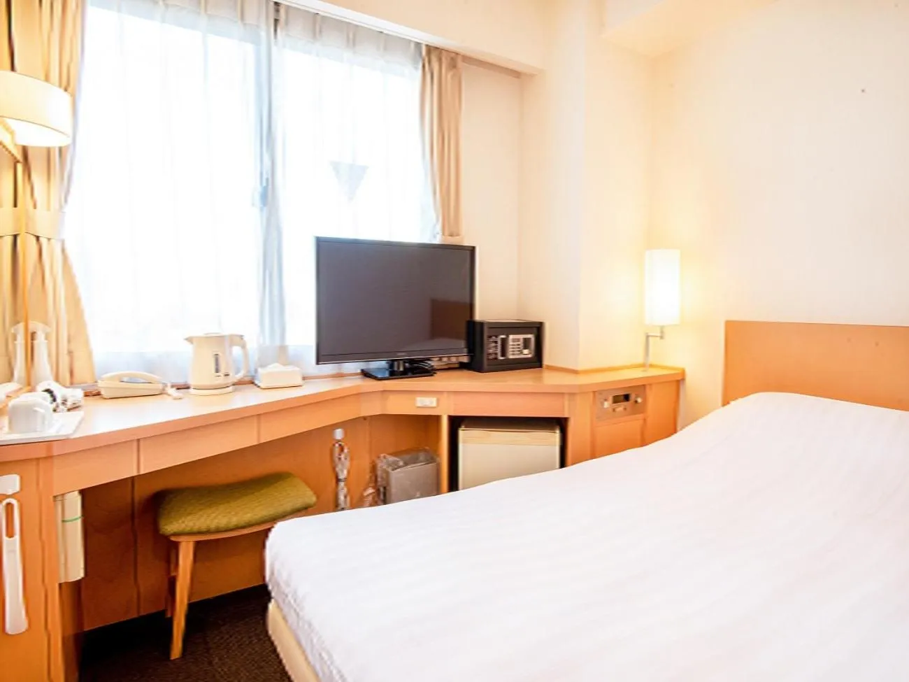 Photo of the whole room, Bed in le Lac Hotel Yokkaichi