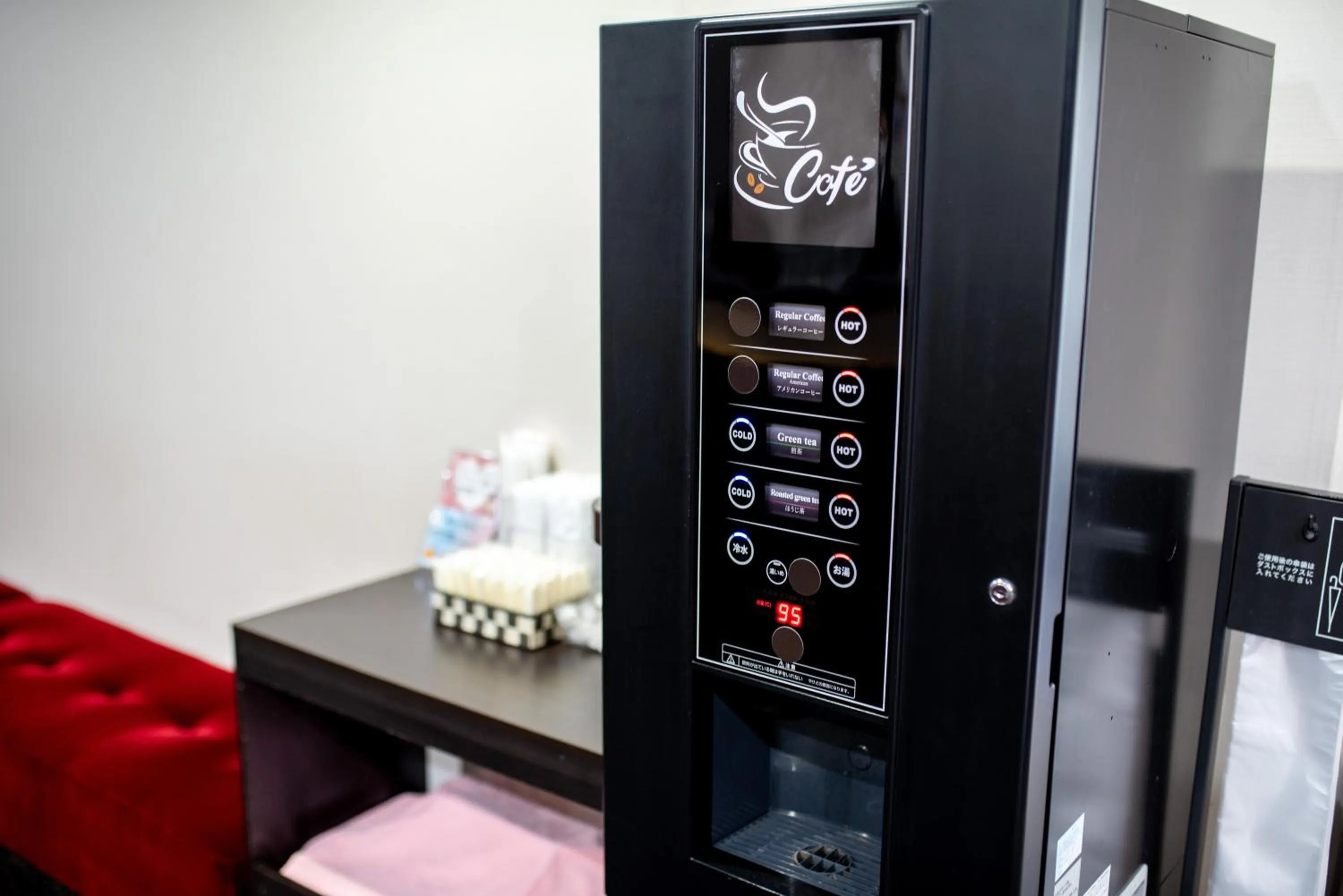 Coffee/tea facilities in le Lac Hotel Yokkaichi
