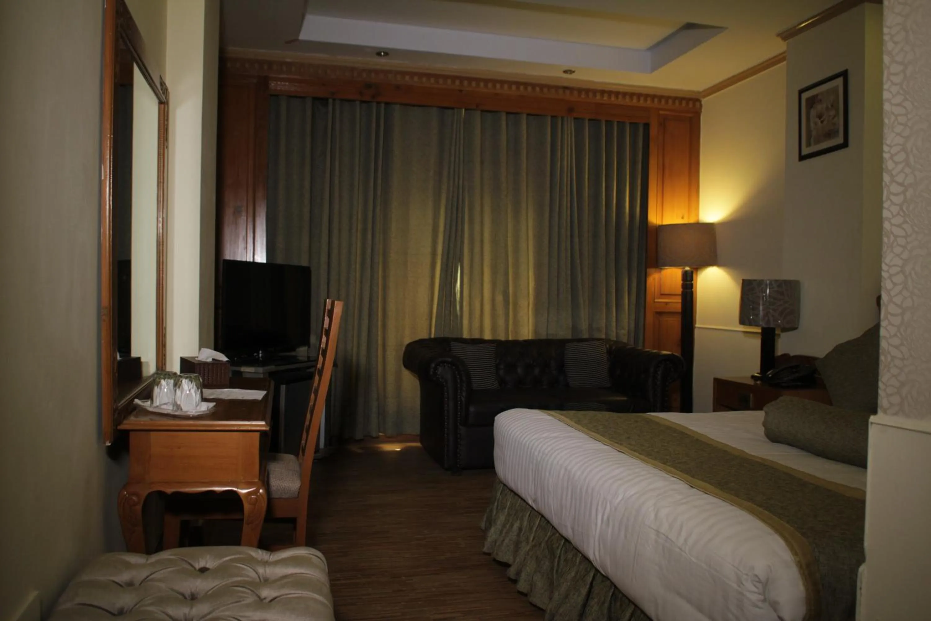 Photo of the whole room in Hilton Suites Lahore