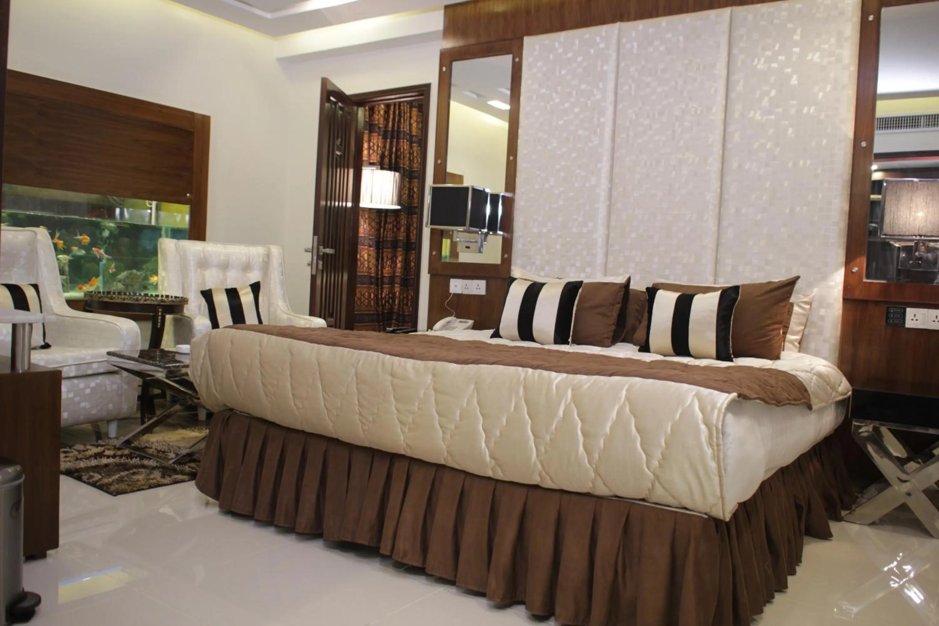 Photo of the whole room in Hilton Suites Lahore