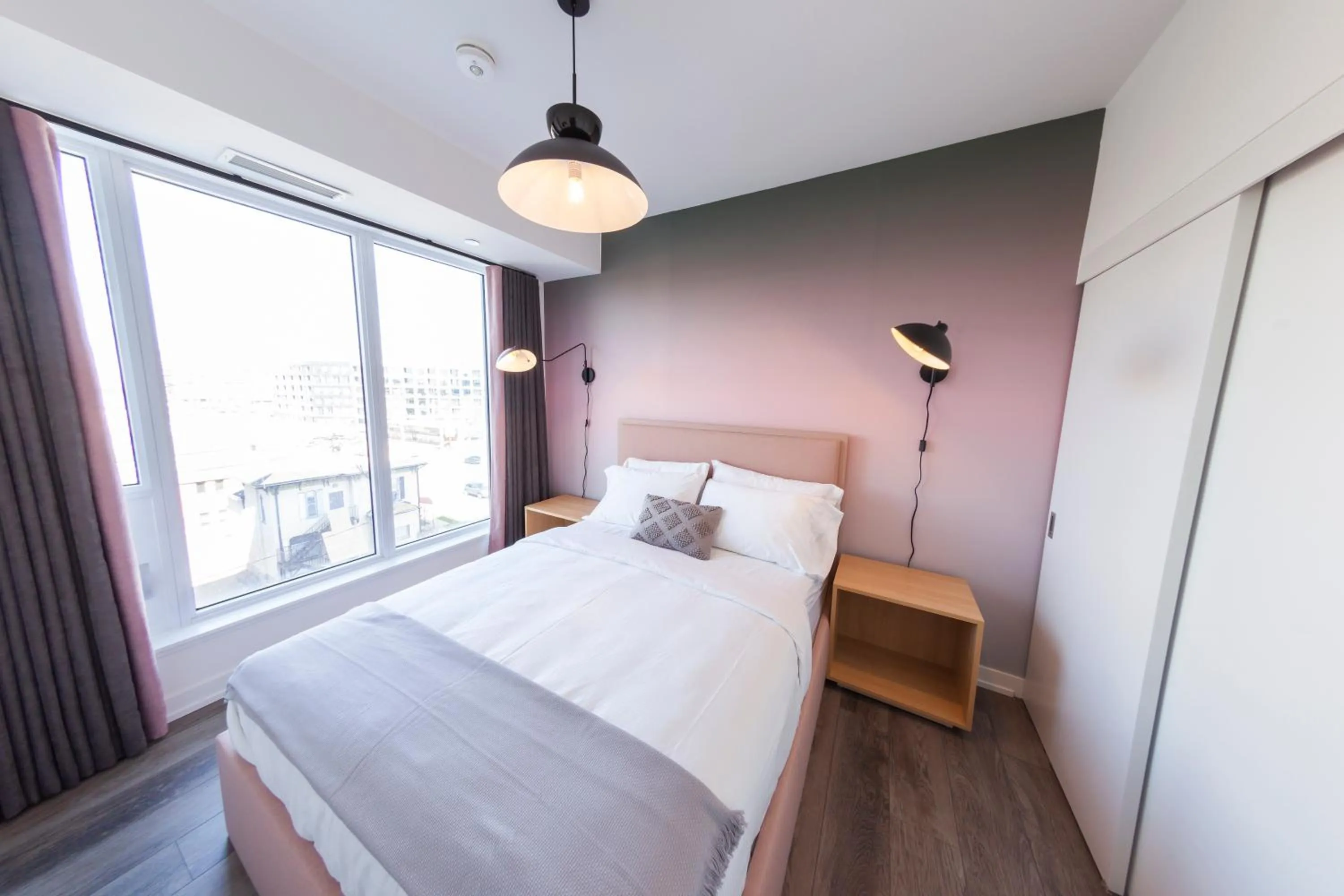 Bedroom, Bed in The Laundry Rooms Station Park Kitchener