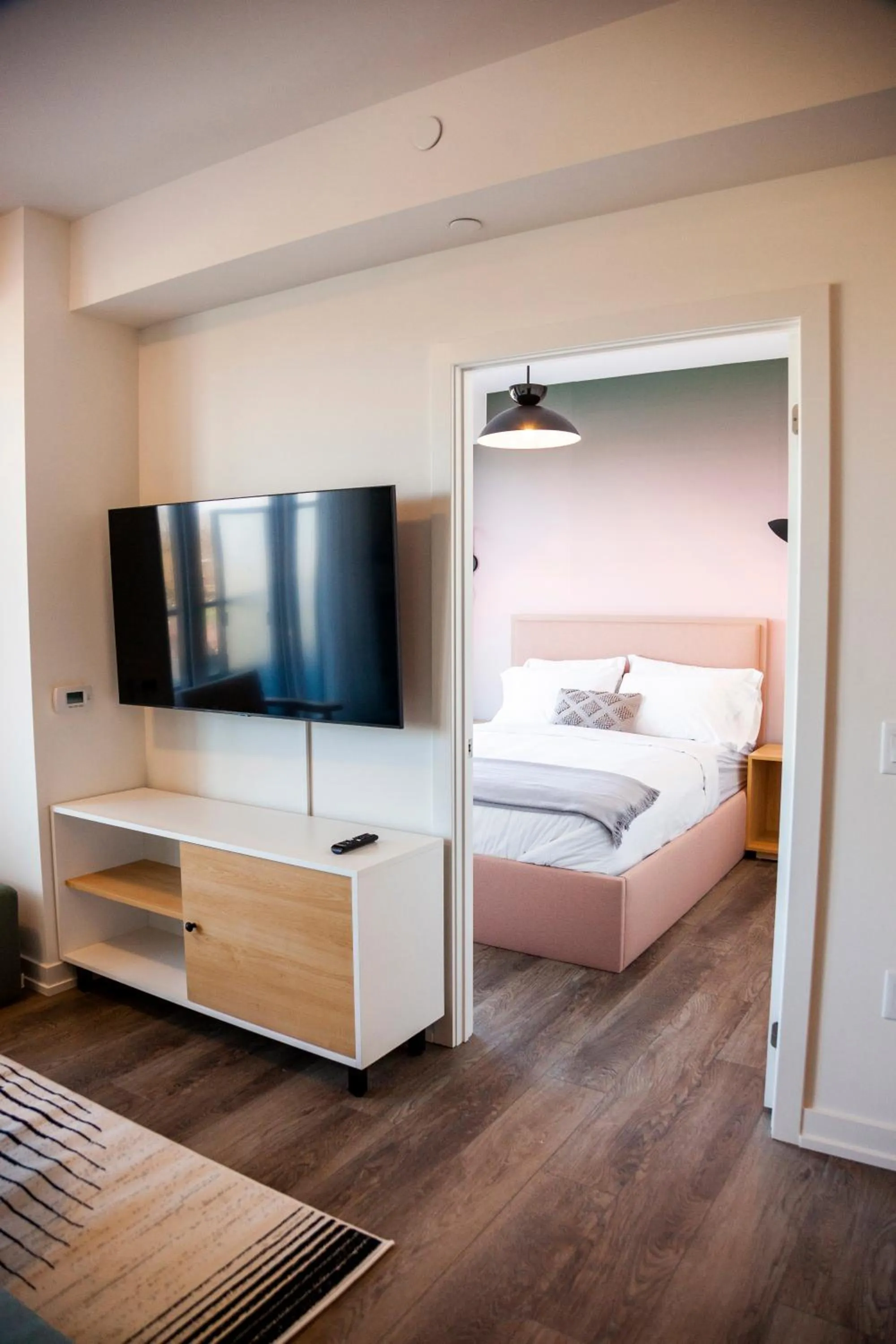 TV and multimedia, Bed in The Laundry Rooms Station Park Kitchener