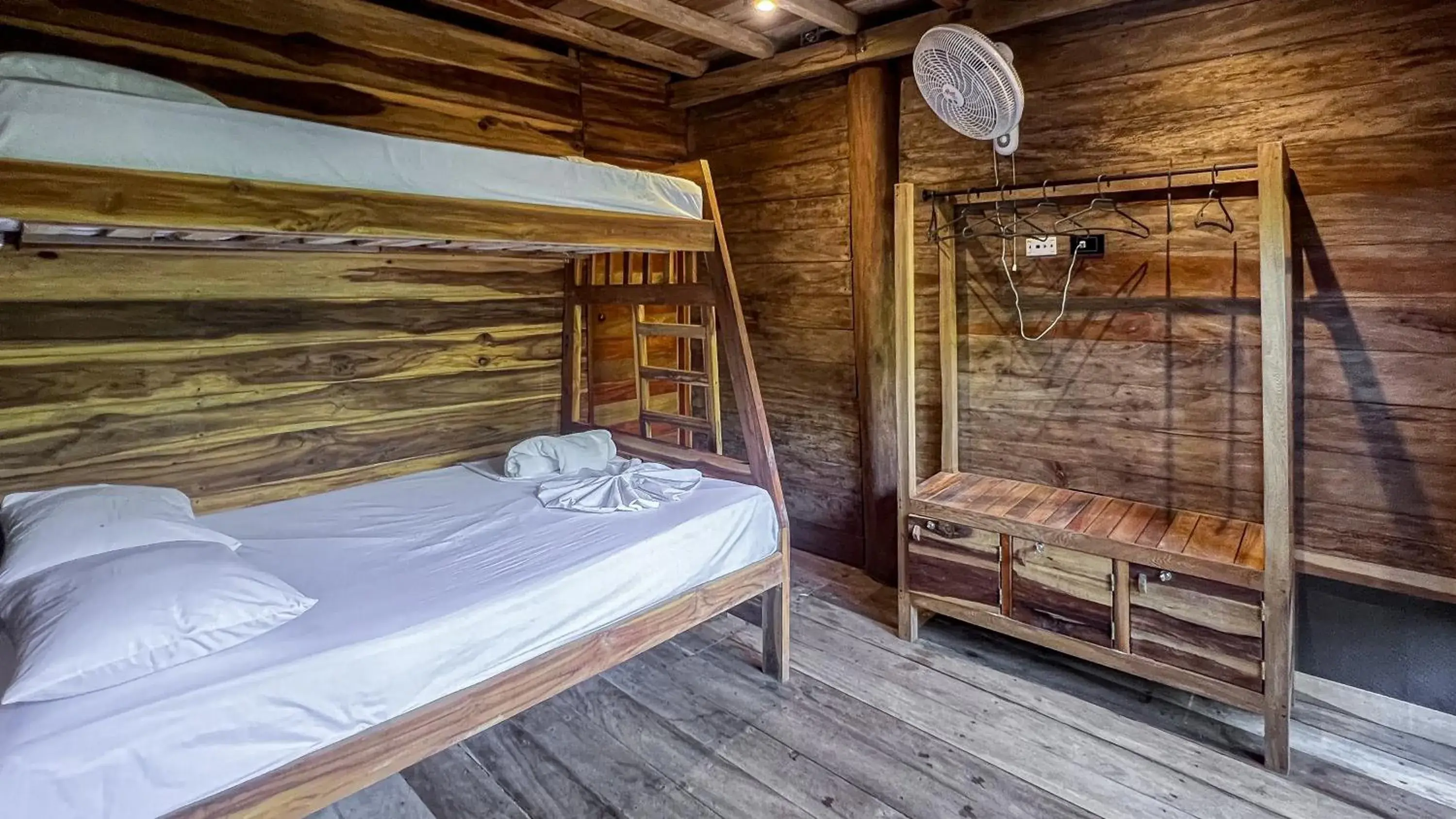 Economy Quadruple Room in Hostal MOCAMBO BEACH Economy Quadruple Room in Hostal MOCAMBO BEACH